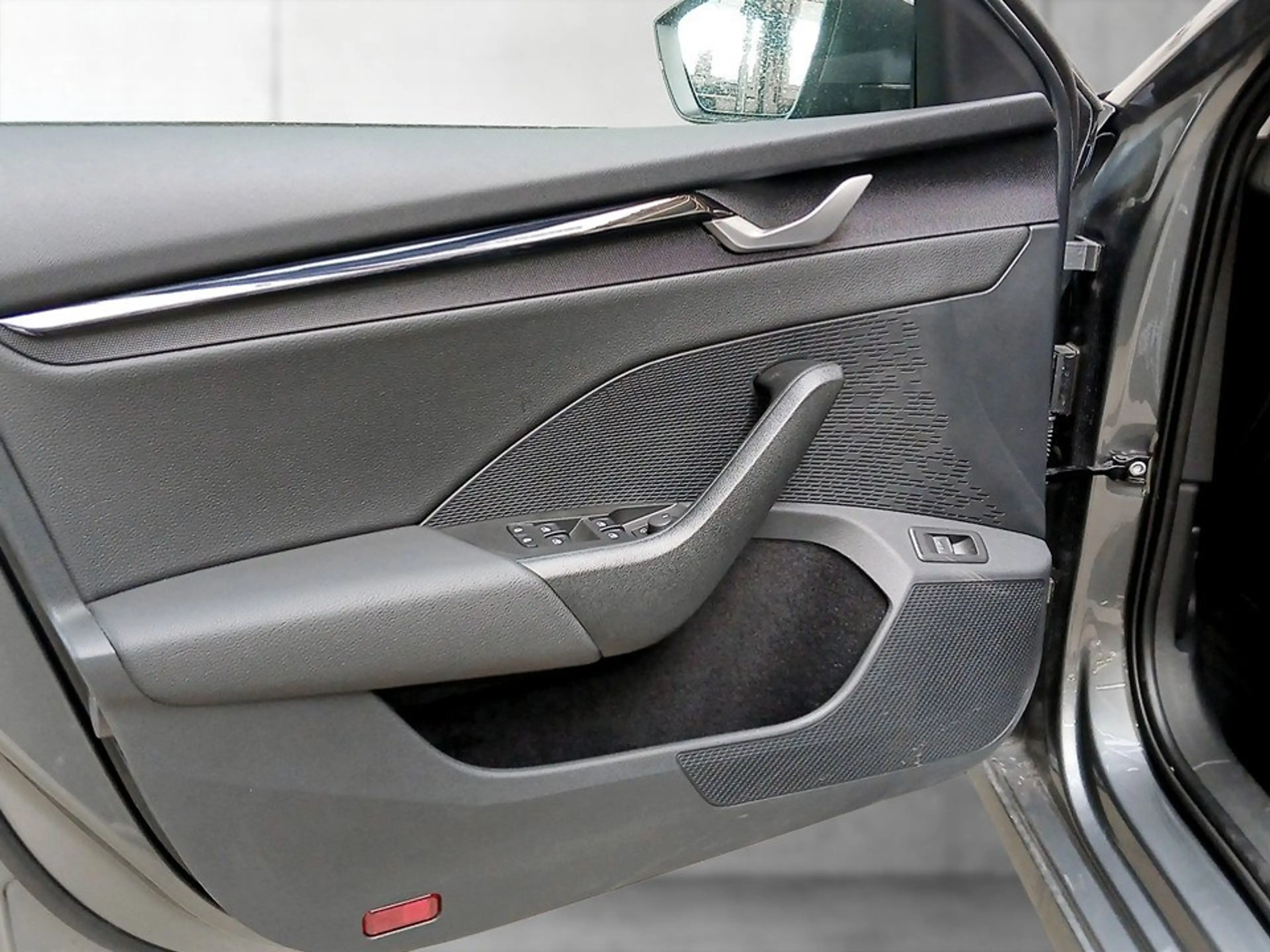 Skoda Octavia Combi 1.5 TSI DSG Selection AHK+LED+NAVI — photo 9