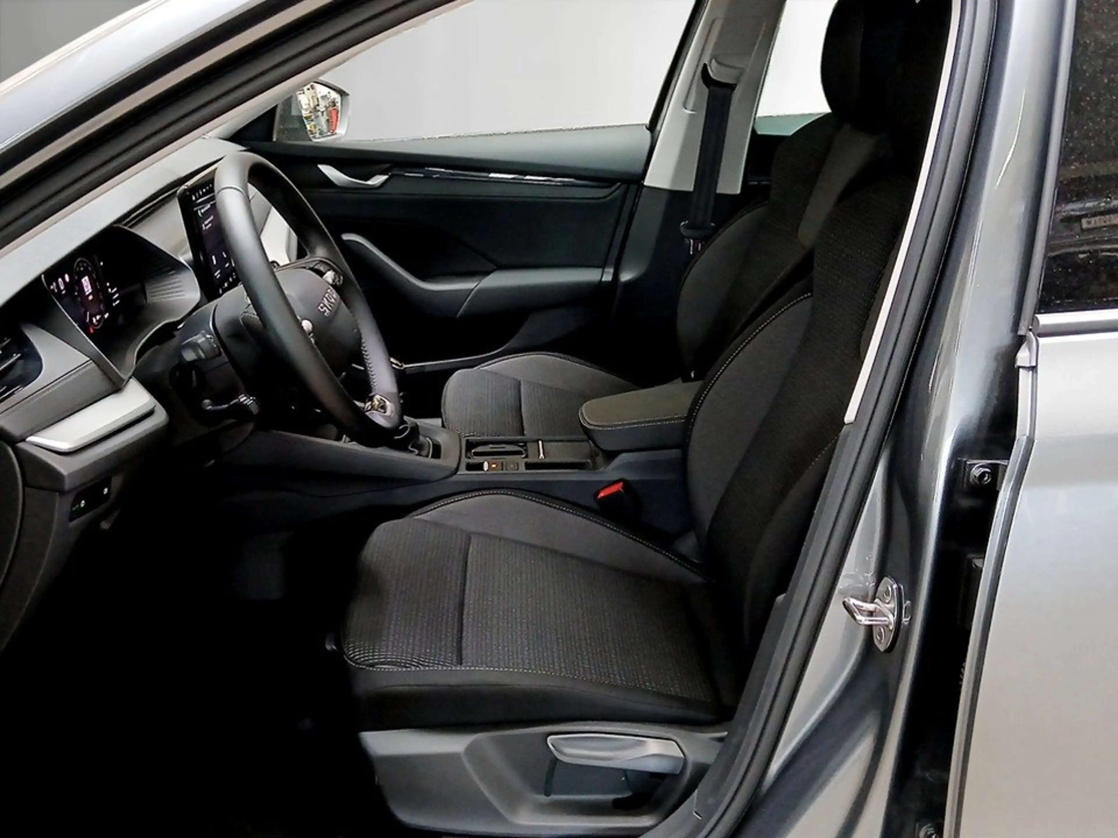 Skoda Octavia Combi 1.5 TSI DSG Selection AHK+LED+NAVI — photo 8