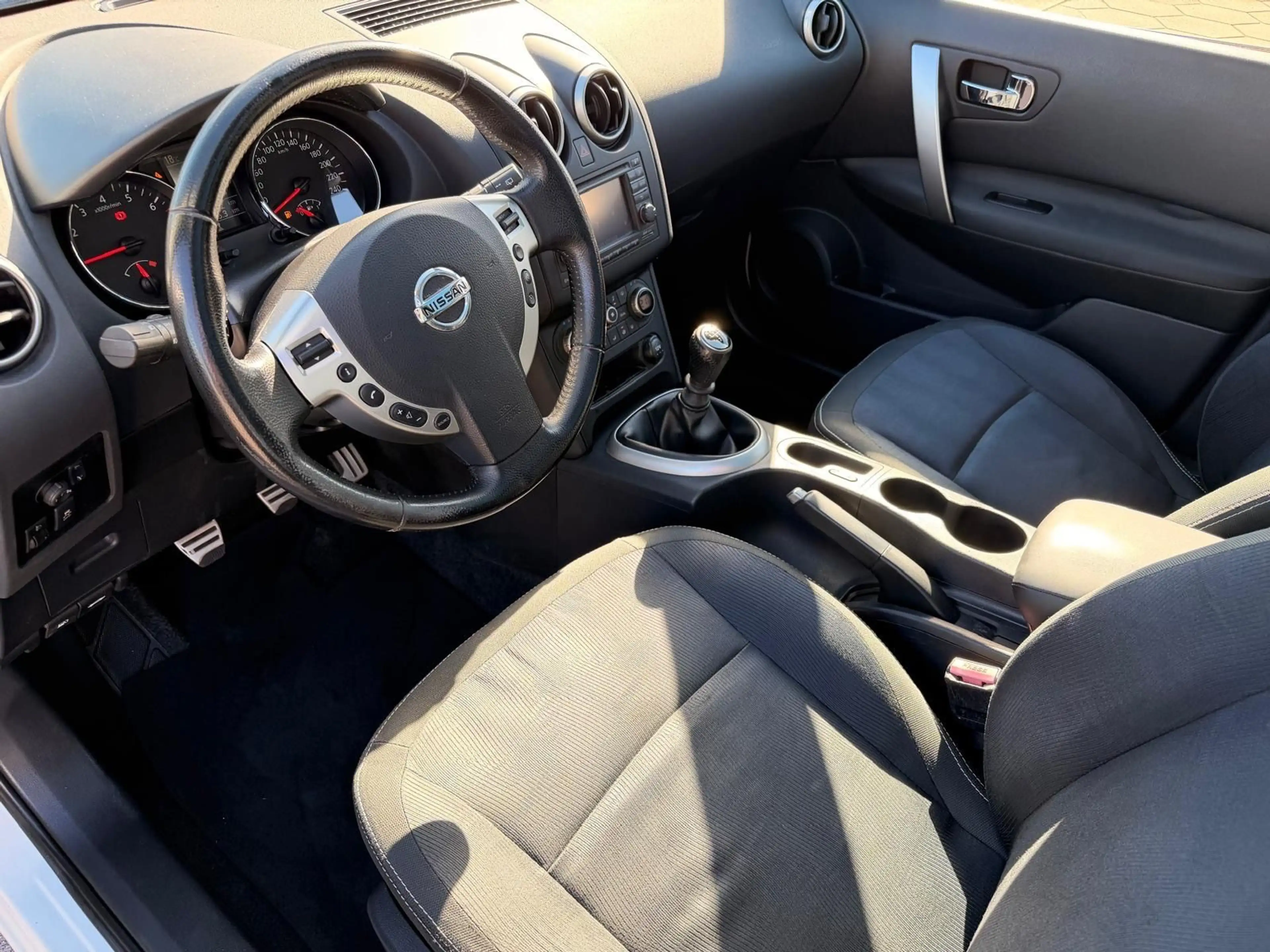 Nissan Qashqai 2.0 i-Way PANO NAVI KAMERA AHK — photo 11