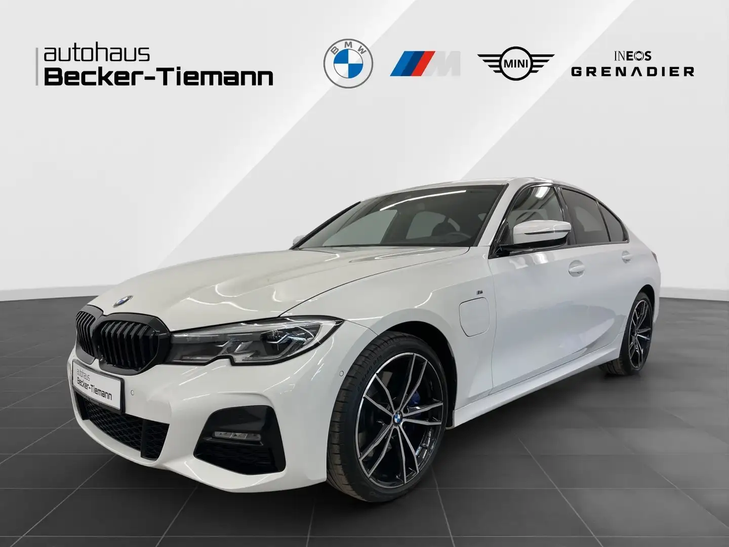 BMW 330 e Limousine,A,M Sport,Komfortzugang,Laserlicht,HuD Bílá - 1