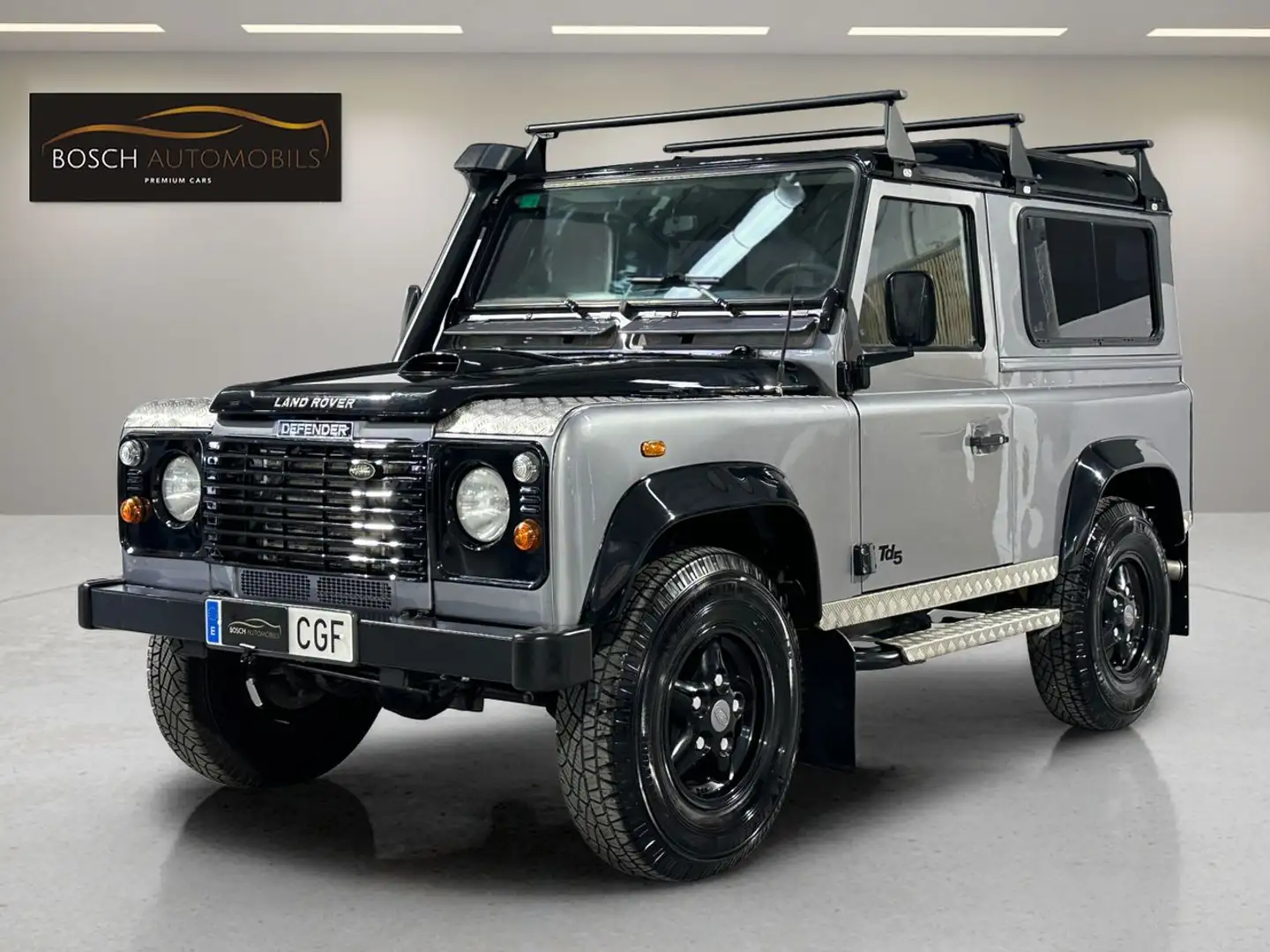 Land Rover Defender 90 2.5Td5 SW E Gris - 1