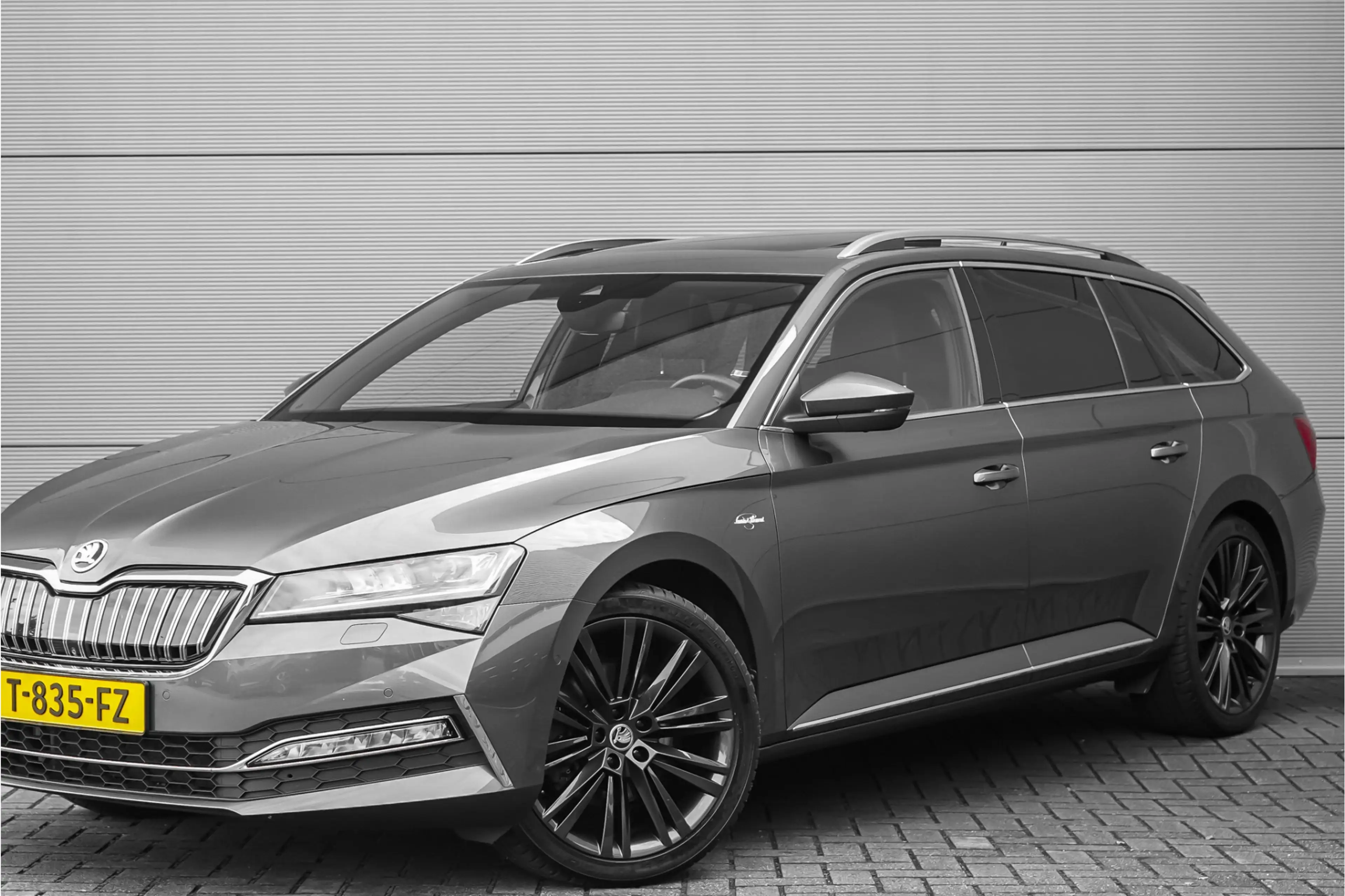 Skoda Superb Combi 1.4 TSI iV Laurin & Klement Pano ACC Trekhaa — photo 18