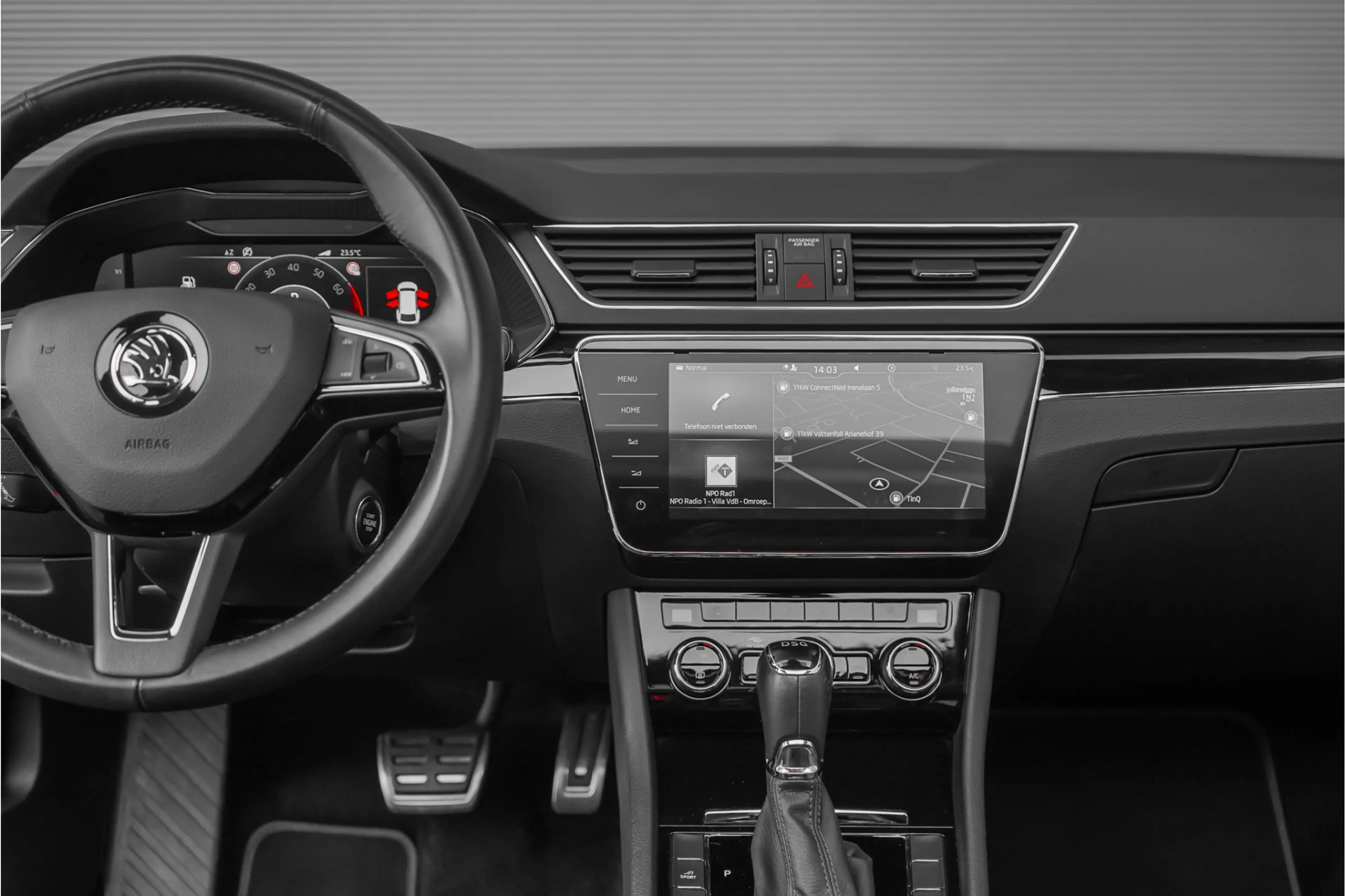 Skoda Superb Combi 1.4 TSI iV Laurin & Klement Pano ACC Trekhaa — photo 24