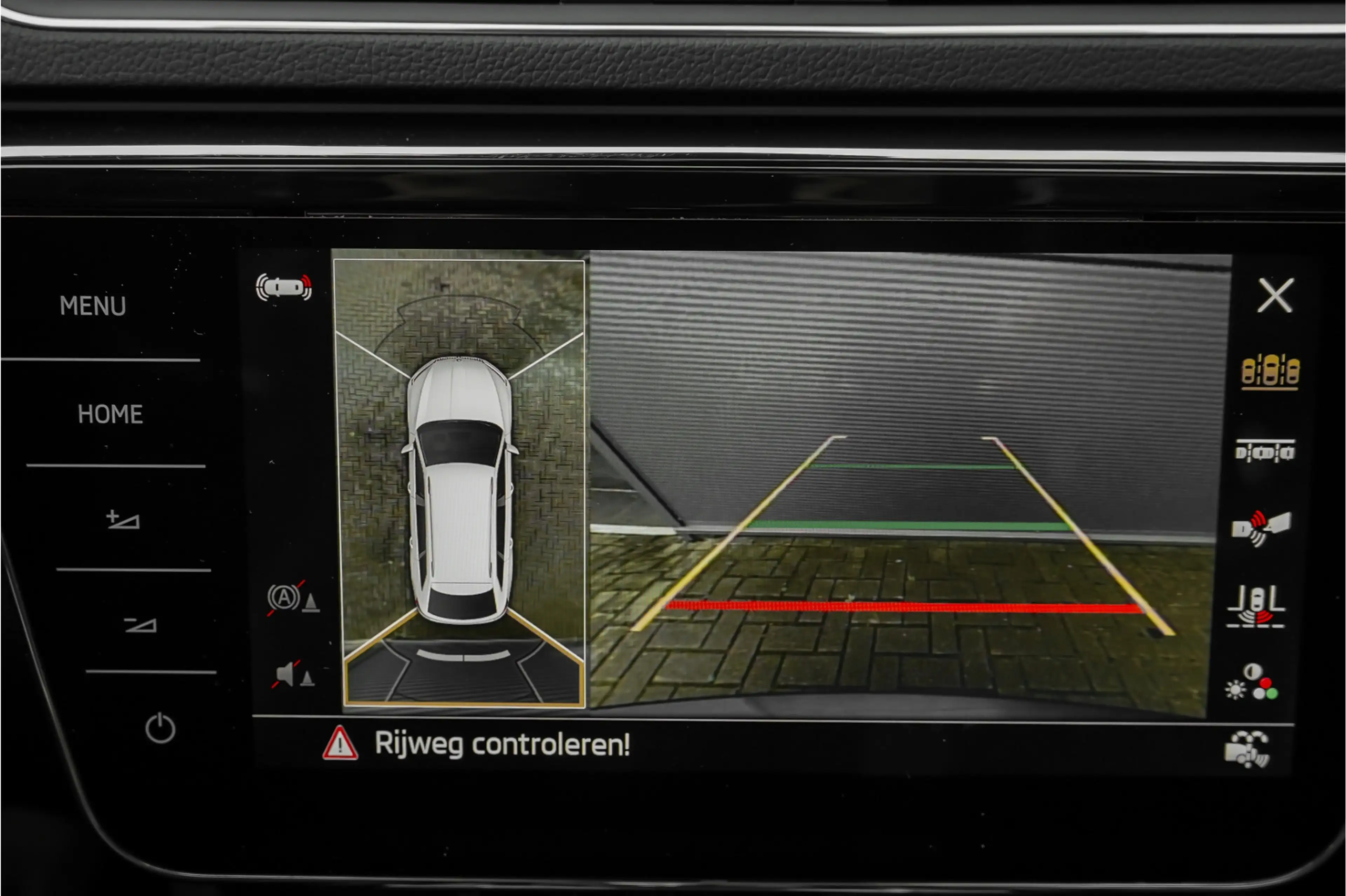 Skoda Superb Combi 1.4 TSI iV Laurin & Klement Pano ACC Trekhaa — photo 27