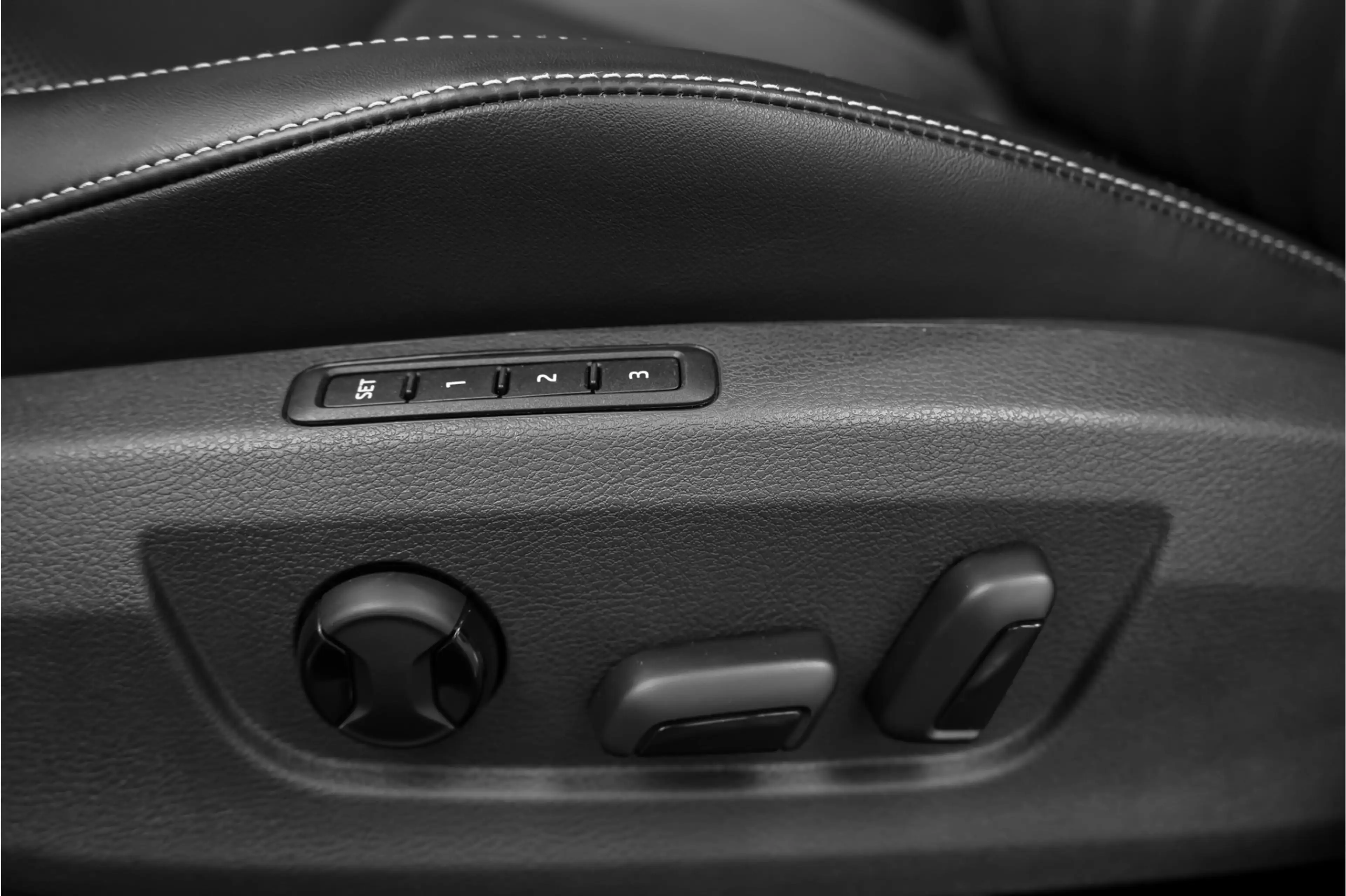 Skoda Superb Combi 1.4 TSI iV Laurin & Klement Pano ACC Trekhaa — photo 37