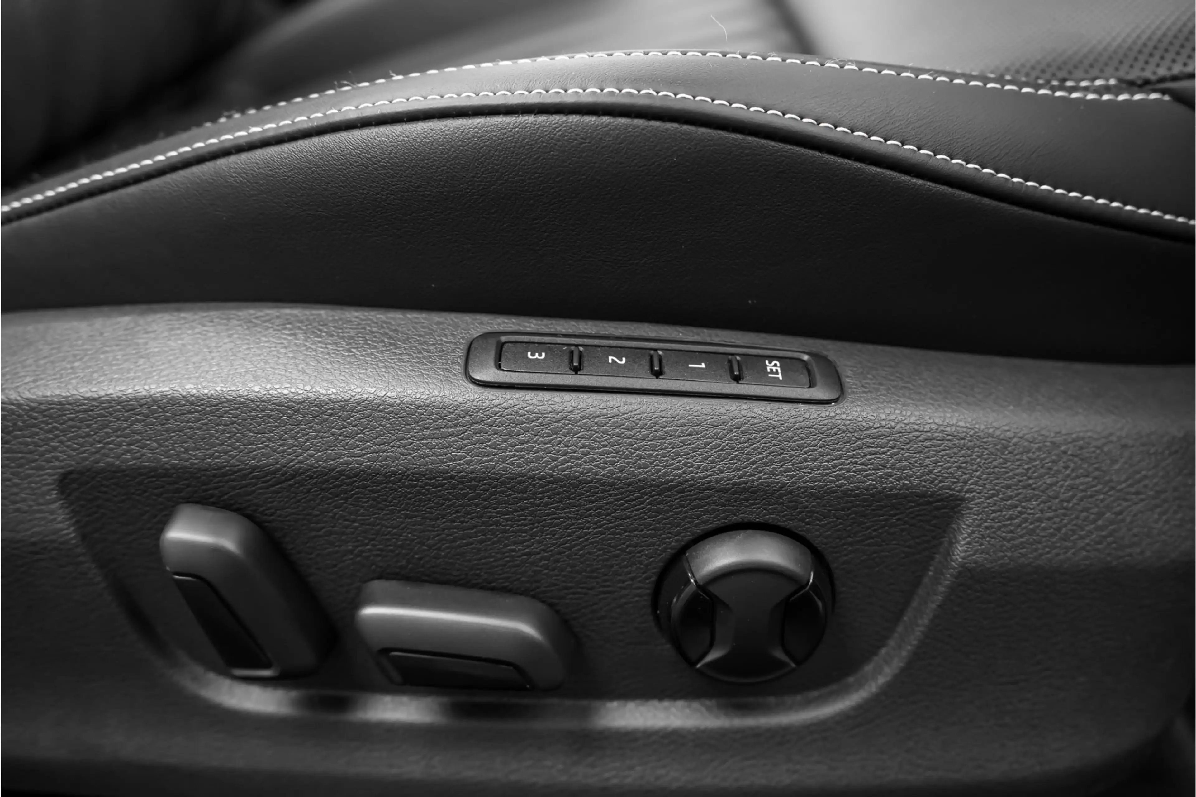 Skoda Superb Combi 1.4 TSI iV Laurin & Klement Pano ACC Trekhaa — photo 38
