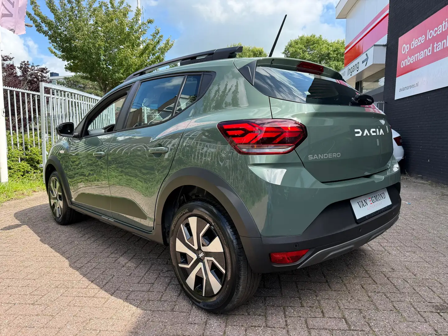 Dacia Sandero Stepway 1.0 TCe 90 Extreme Groen - 2