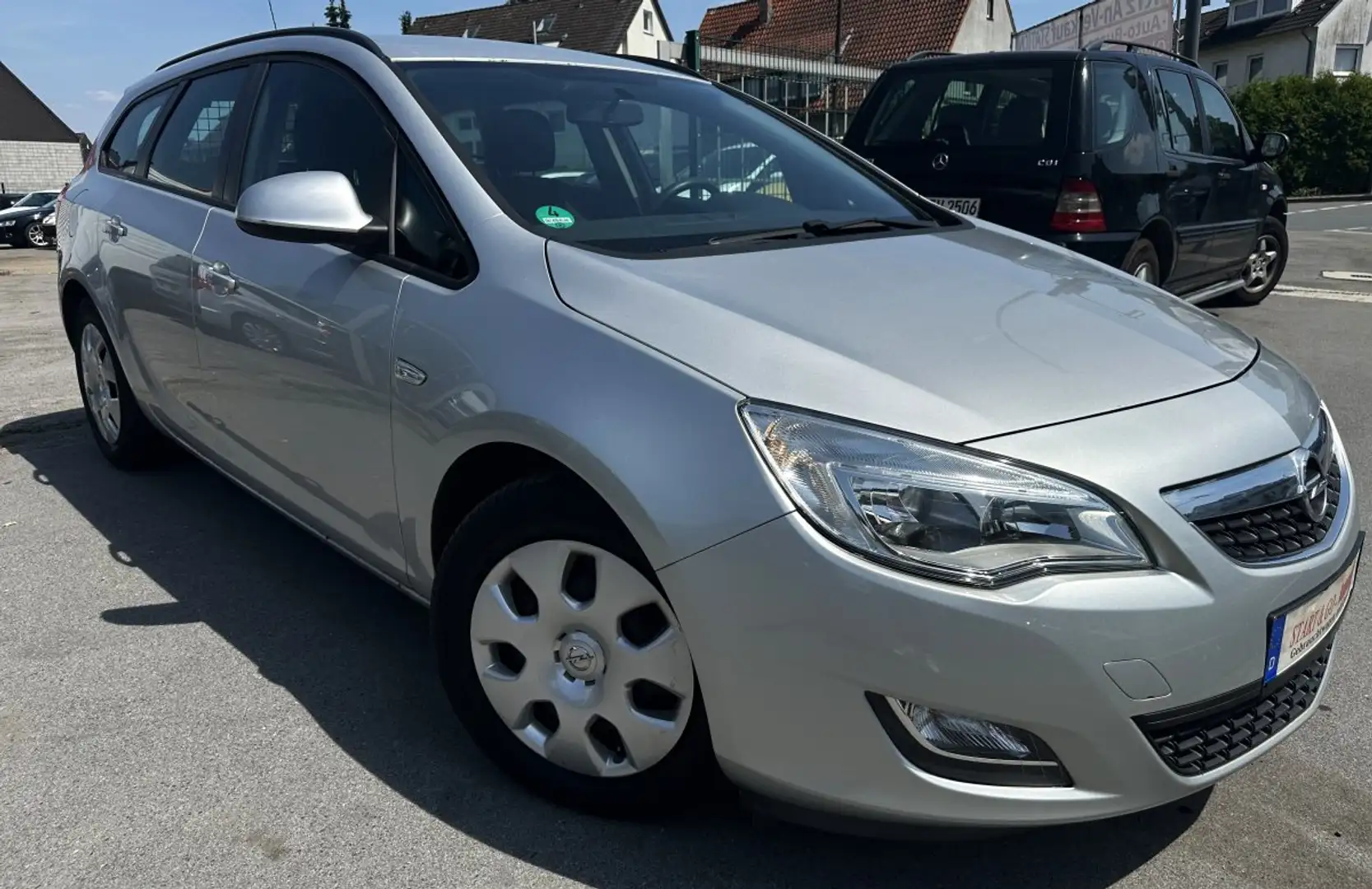 Opel Astra J 1.Hand 1.3 Diesel Euro5 TÜV NEU!inkl.1jG Argent - 2
