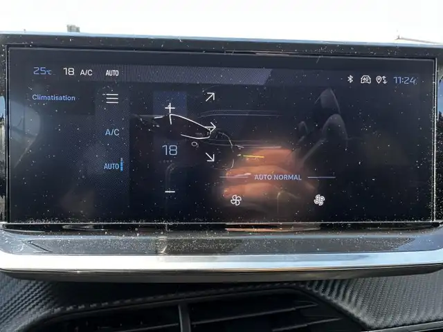 Peugeot 208 view 15