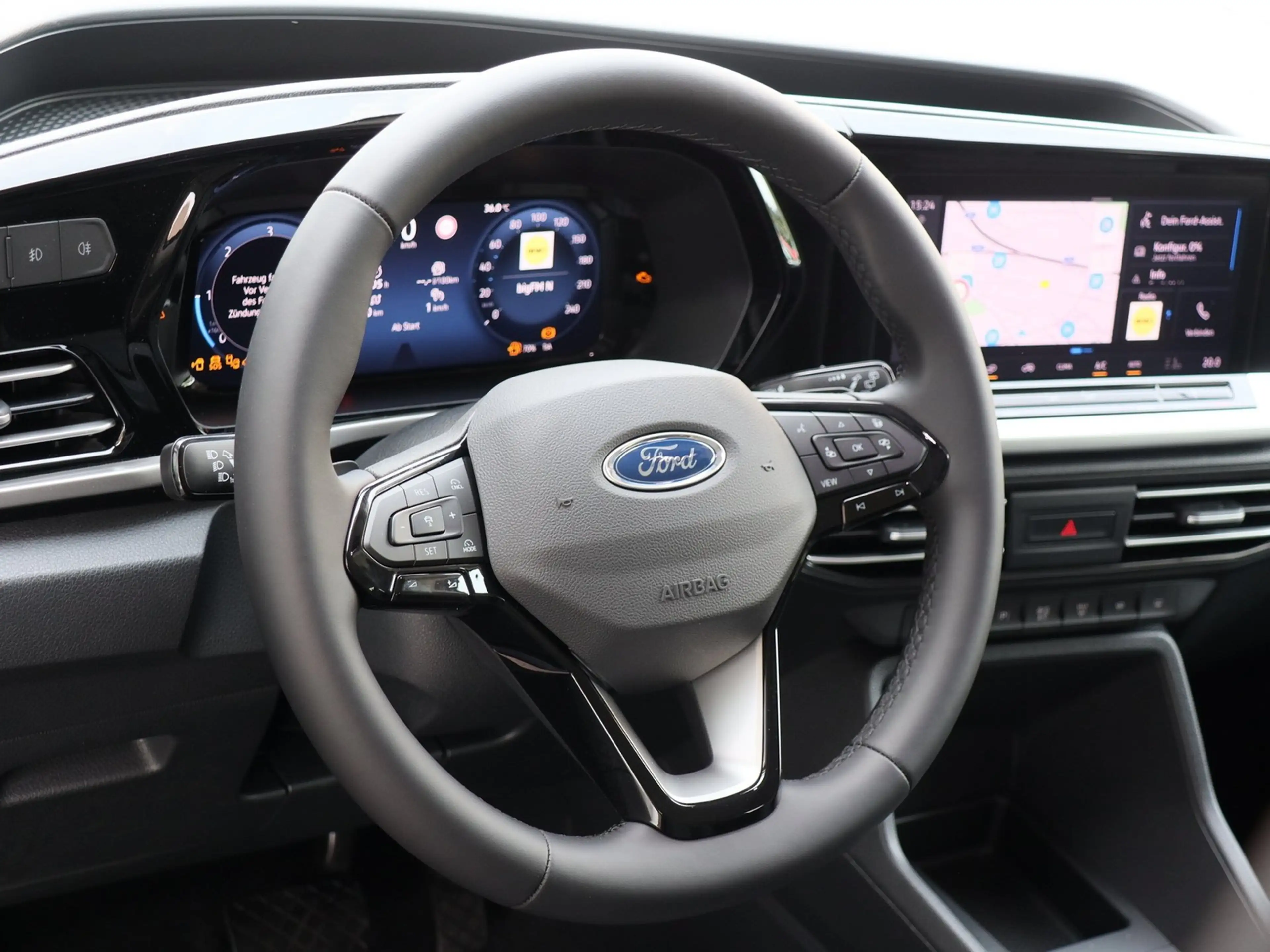 Ford Grand Tourneo Connect Titanium — photo 8