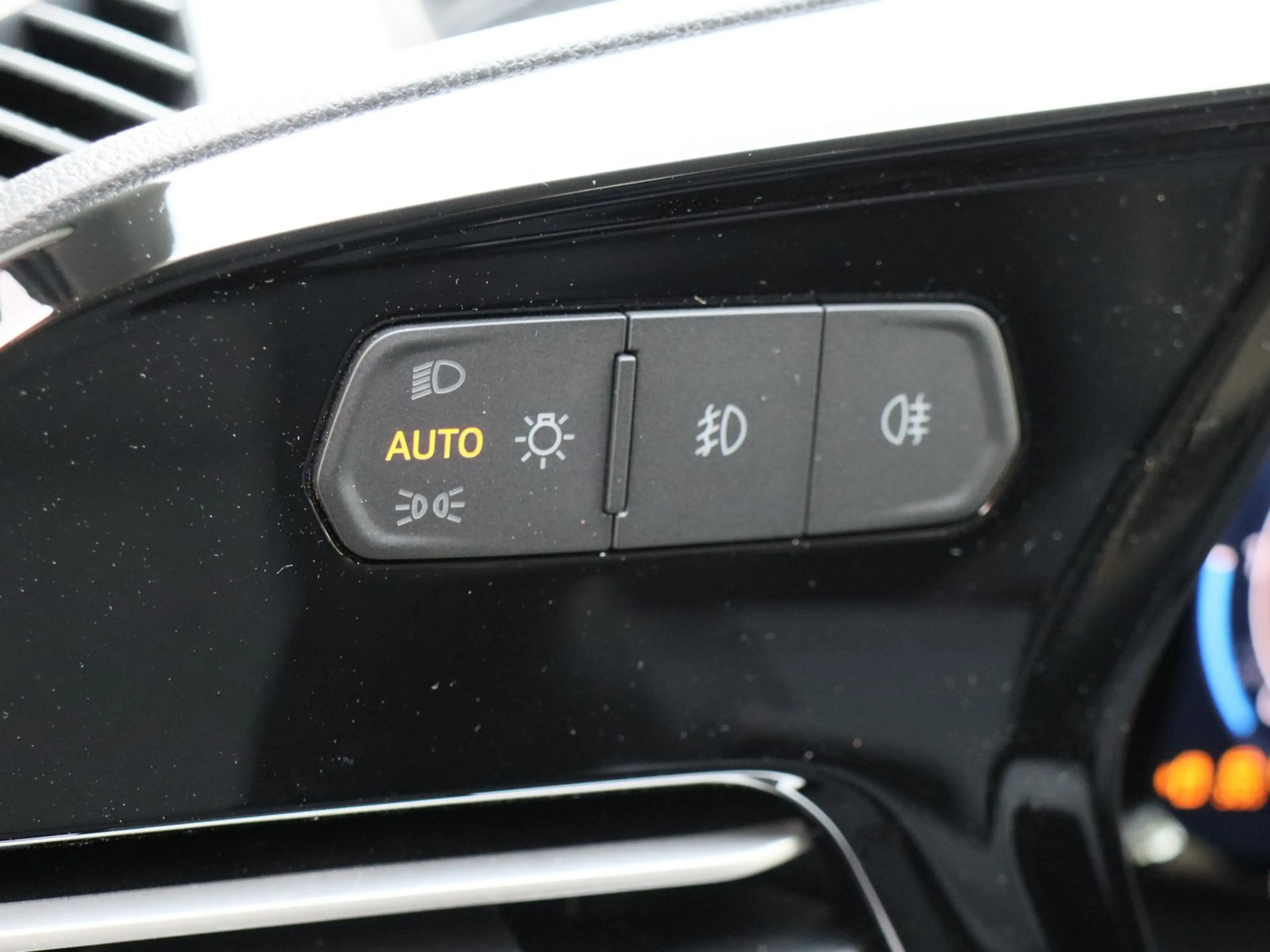 Ford Grand Tourneo Connect Titanium — photo 12