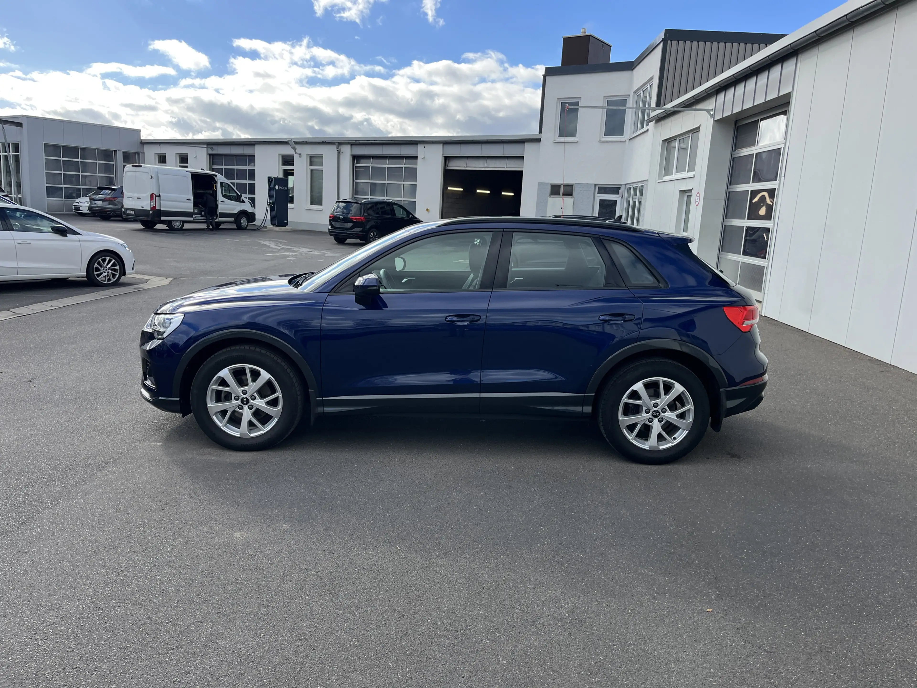 Audi Q3 35 2.0 TDI quattro S tronic advanced 156€ m.20% — photo 3