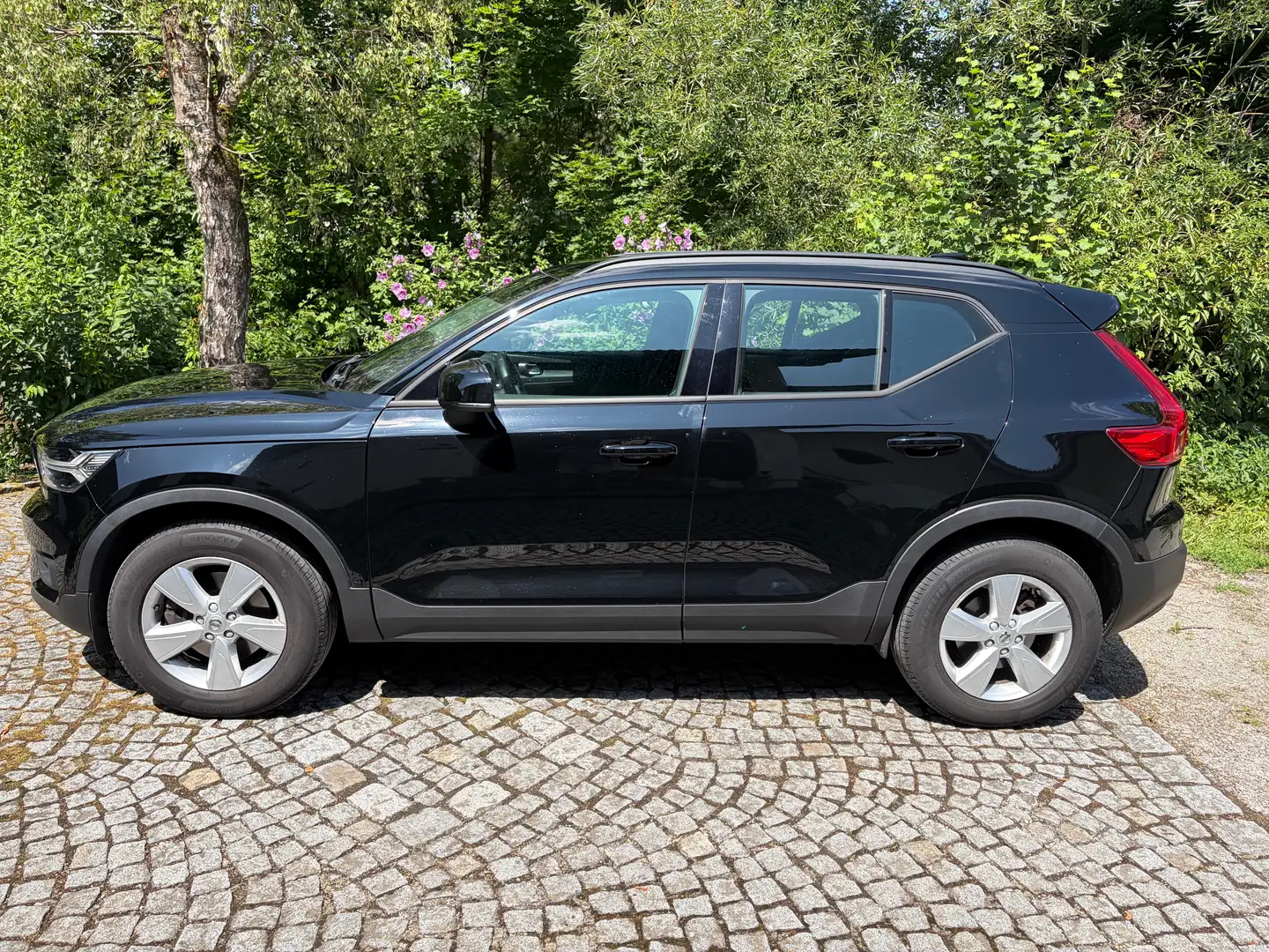 Volvo XC40 XC40 D3 AWD Geartronic Schwarz - 2