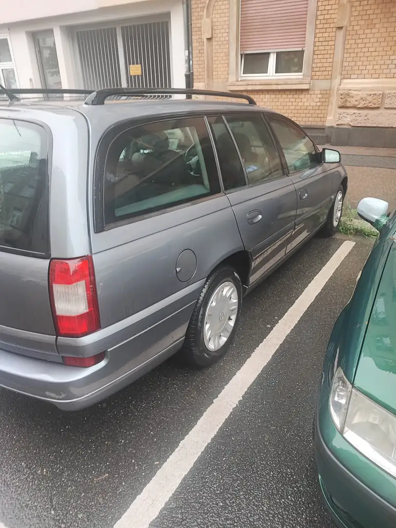 Opel Omega Caravan 2..2 - 1