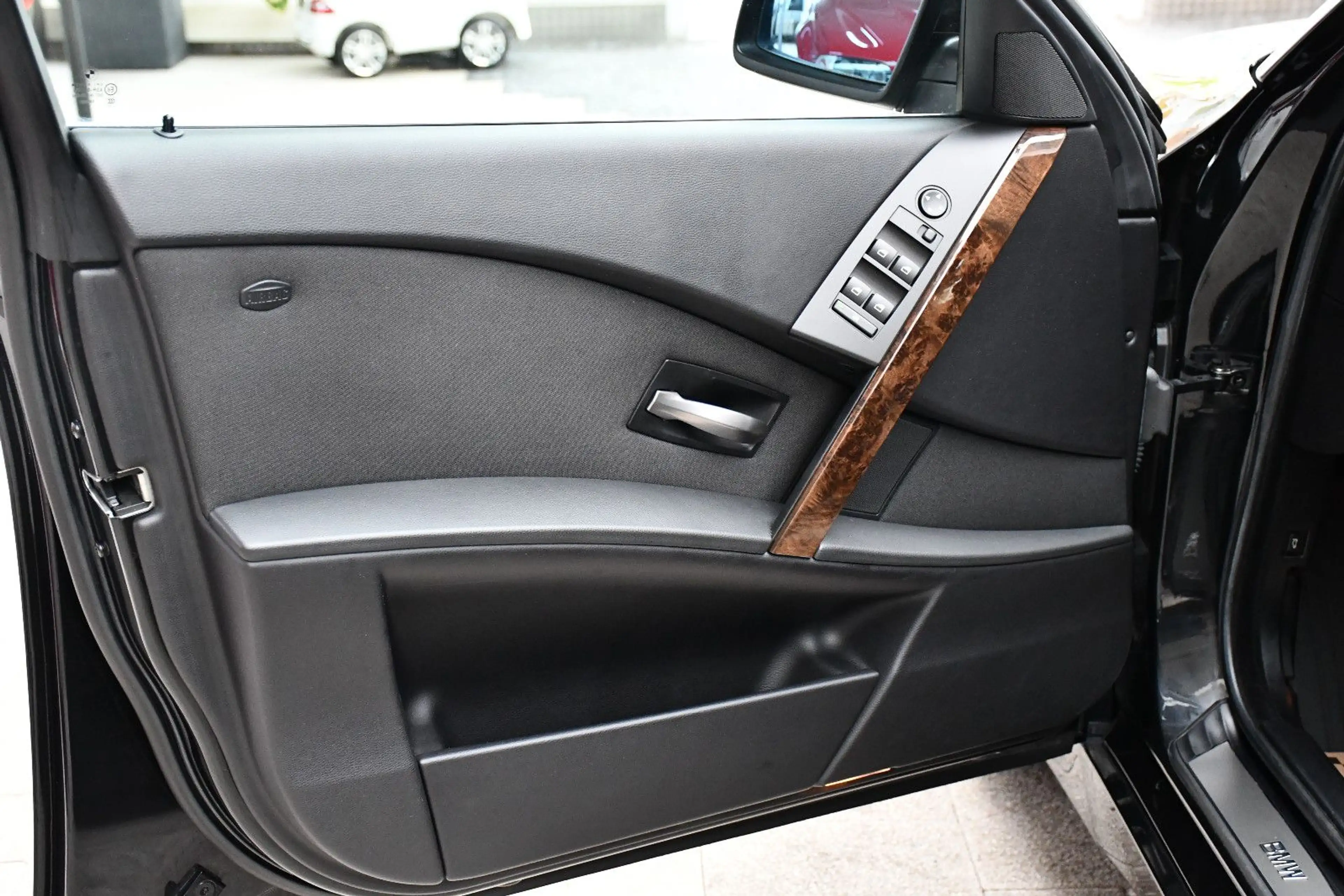 BMW 523 i Limousine 6 Zyl Navi PDC Shz Ahk 1.Hd 86tkm — photo 7