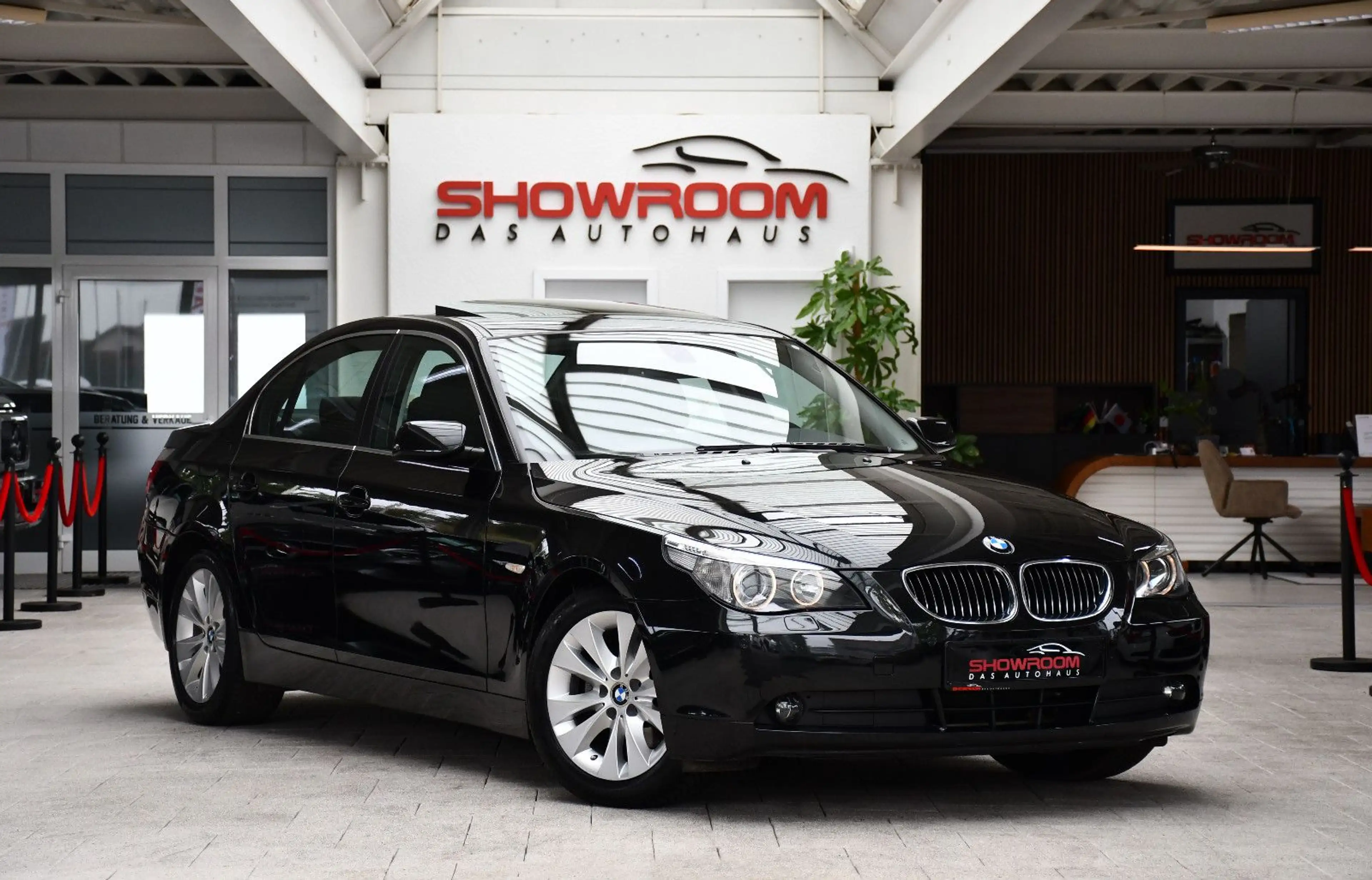 BMW 523 i Limousine 6 Zyl Navi PDC Shz Ahk 1.Hd 86tkm — photo 3