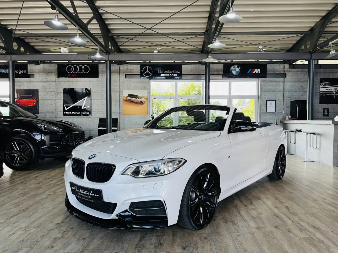 BMW 235 i Cabrio xDrive*M.PERF.ABGAS*NAVI* Wit - 1