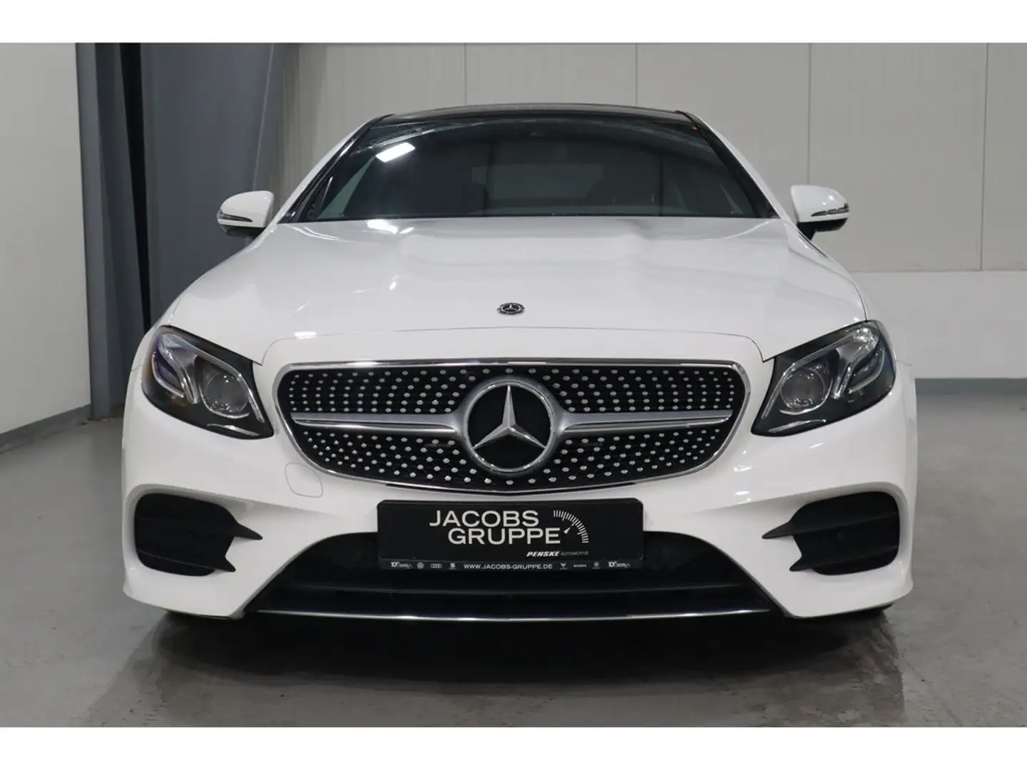Mercedes-Benz E 200 CGI Coupe AMG Line Pano*Leder*RFK * Weiß - 2