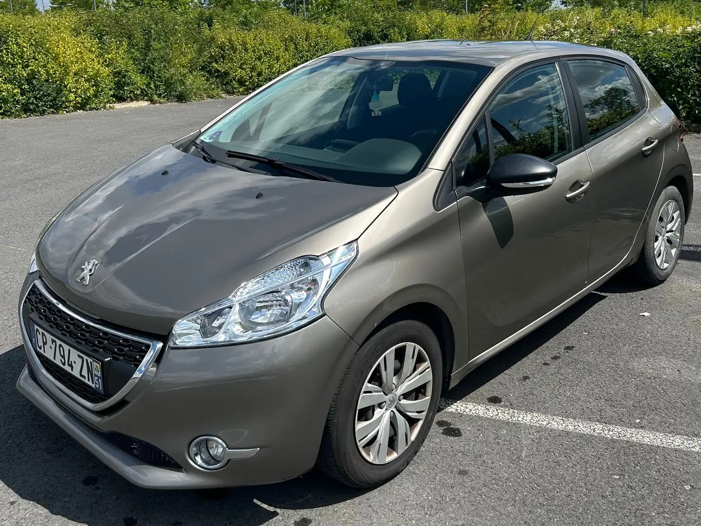 Peugeot 208 208 1.2 VTi 82ch BVM5 Active Brun - 2