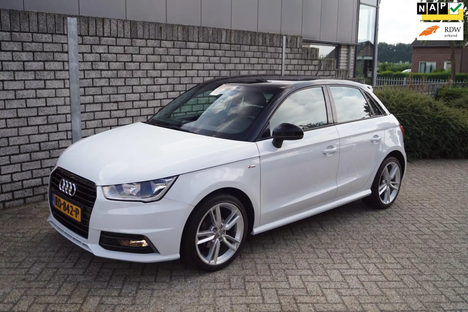 Audi A1 Sportback 1.0 TFSI Adrenalin S Line 5 DRS Autom Na Alb - 1