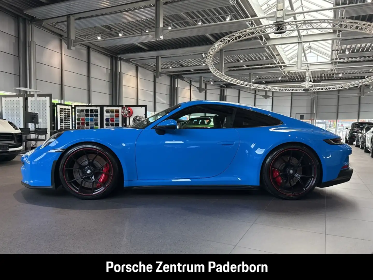 Porsche 992 911 GT3 mit Touring-Paket BOSE HA-Lenkung Blau - 2