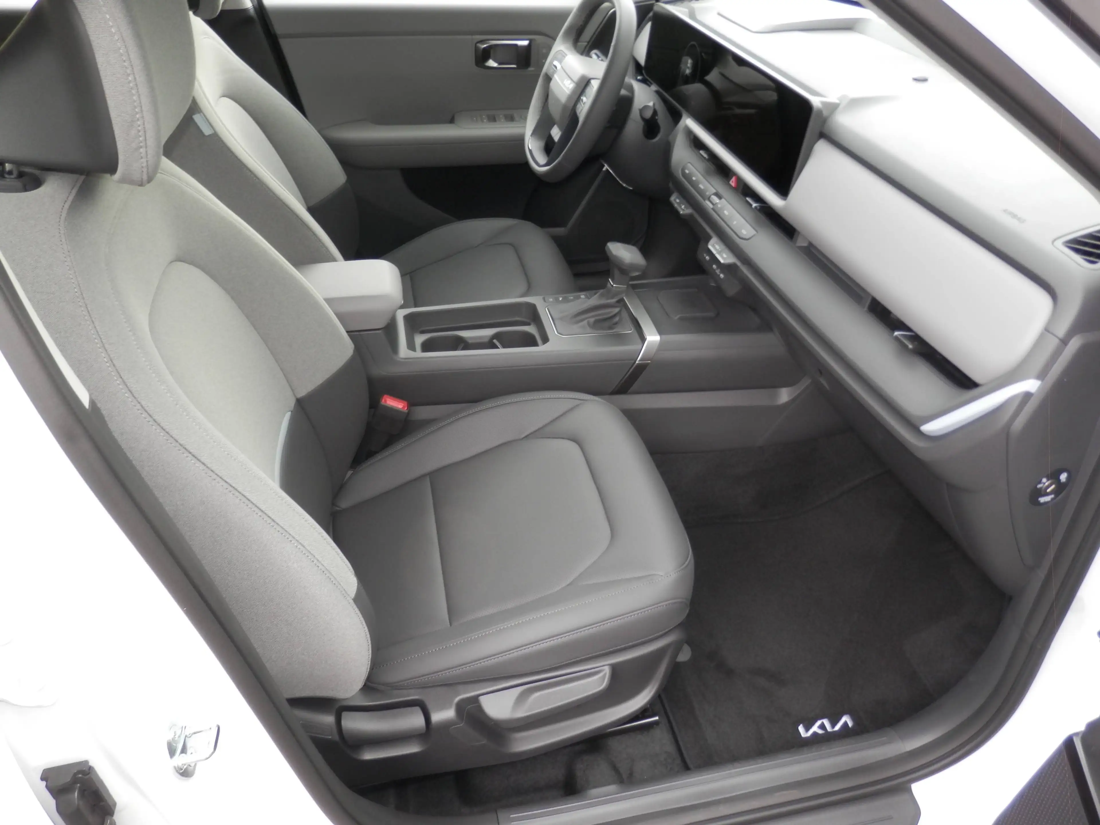 Kia Seltos 1.6 TGDI Silber 4WD DCT7 & P2-Paket — photo 10