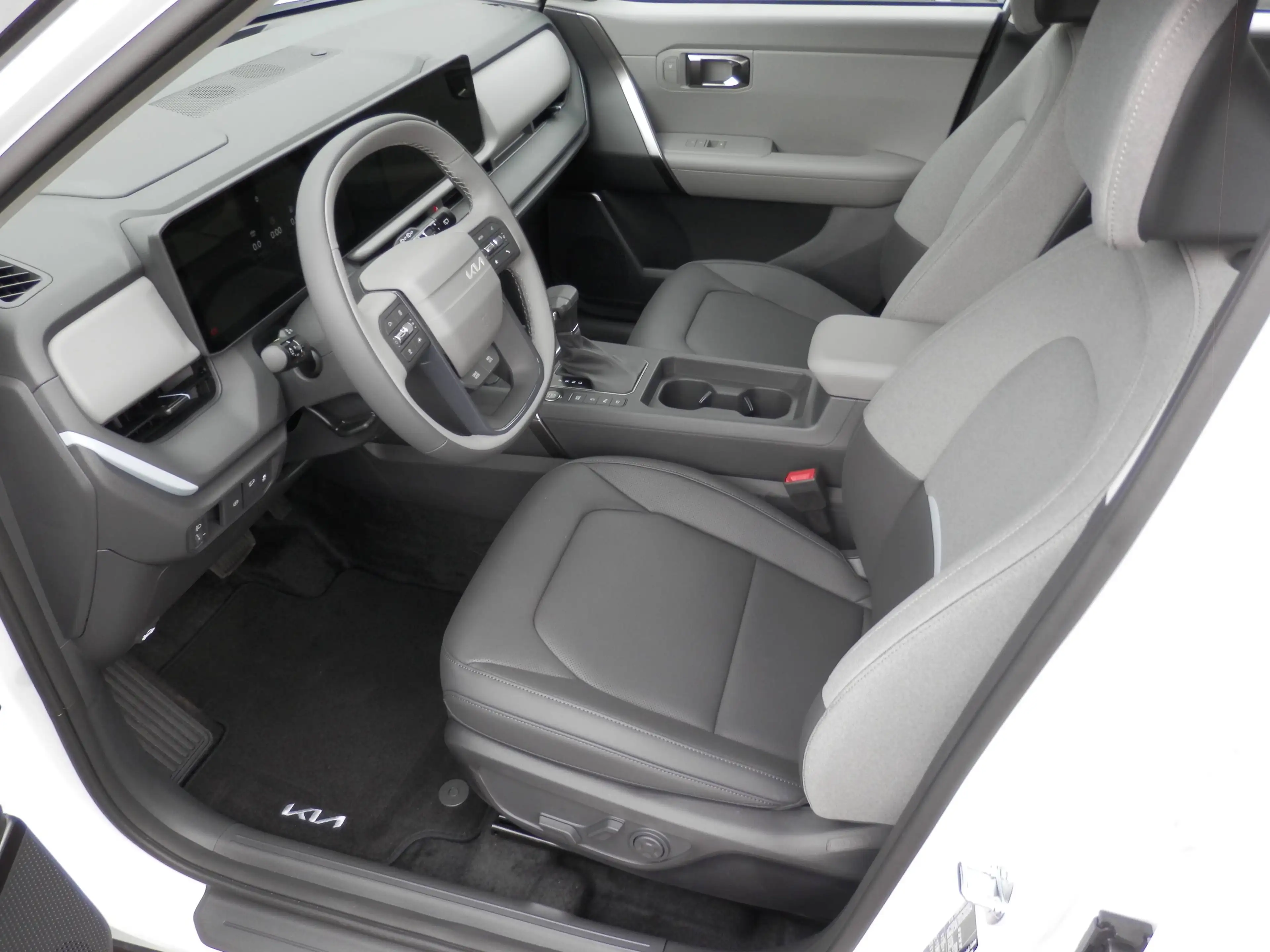 Kia Seltos 1.6 TGDI Silber 4WD DCT7 & P2-Paket — photo 9