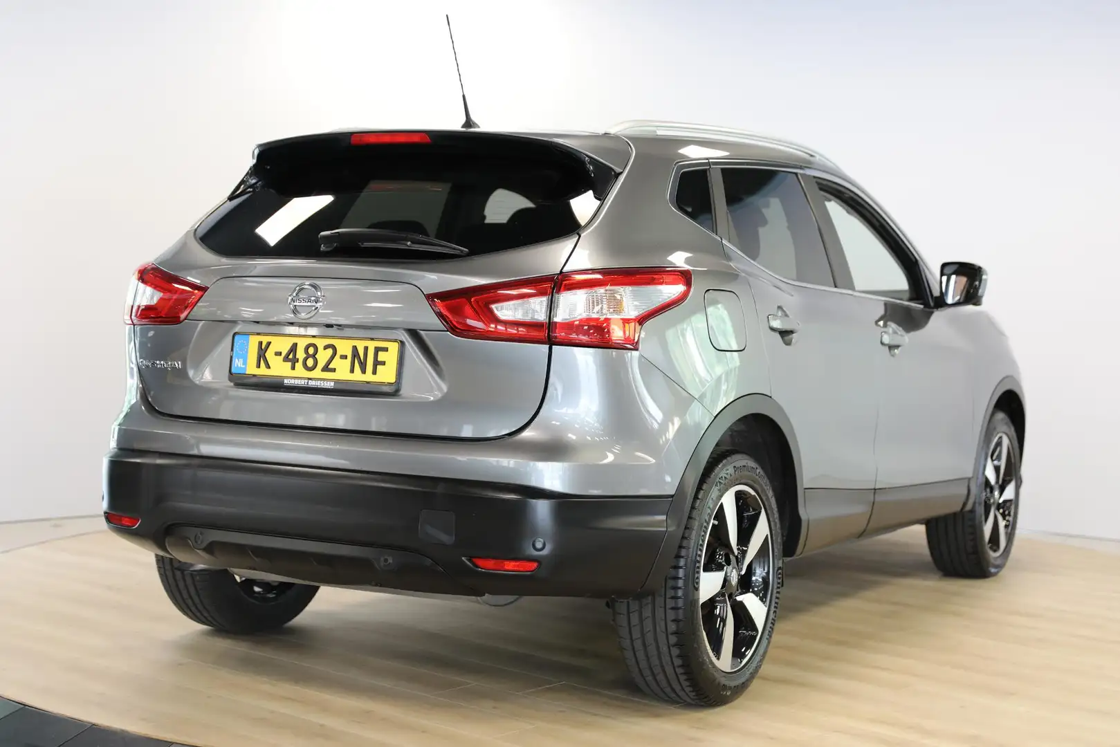 Nissan Qashqai 1.2 N-Vision | Panodak | 360 Camera | Cruise | Tre Grijs - 2