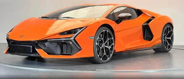 Lamborghini Revuelto