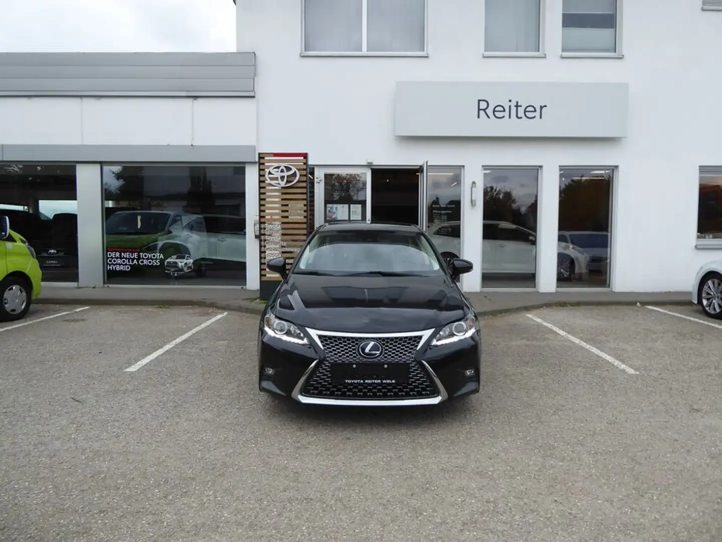 Lexus CT 200h *NAVI*KAMERA*LEDER* Schwarz - 1