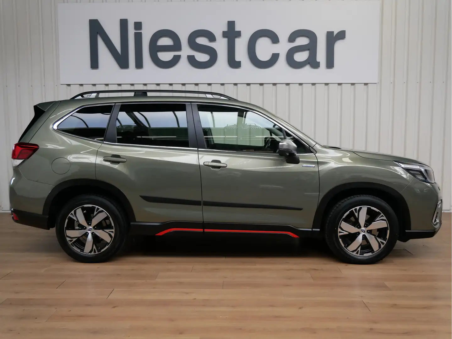 Subaru Forester 2.0i E-Boxer First Edition Vert - 2