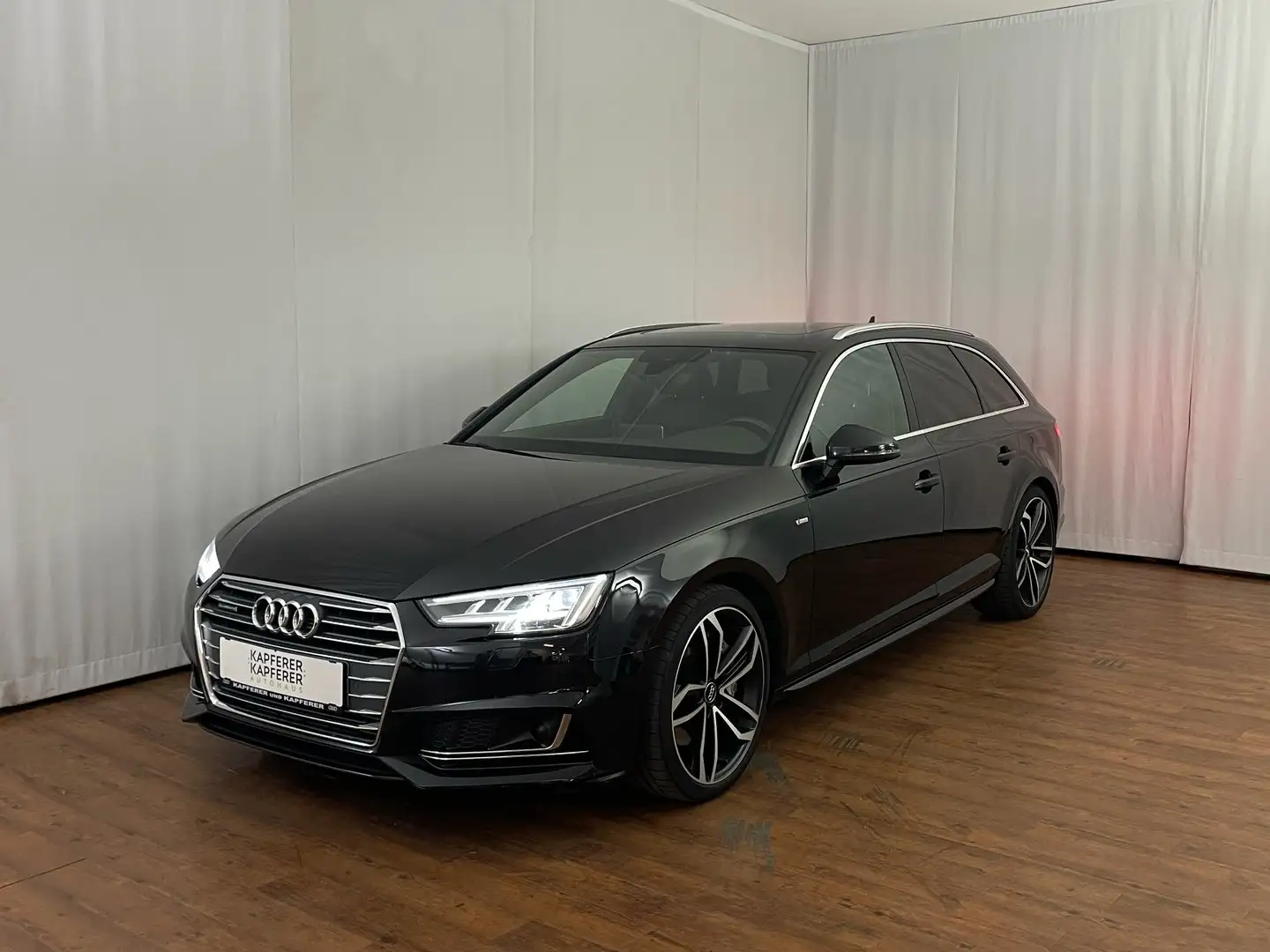 Audi A4 3.0 TDI quattro Sport Schwarz - 1