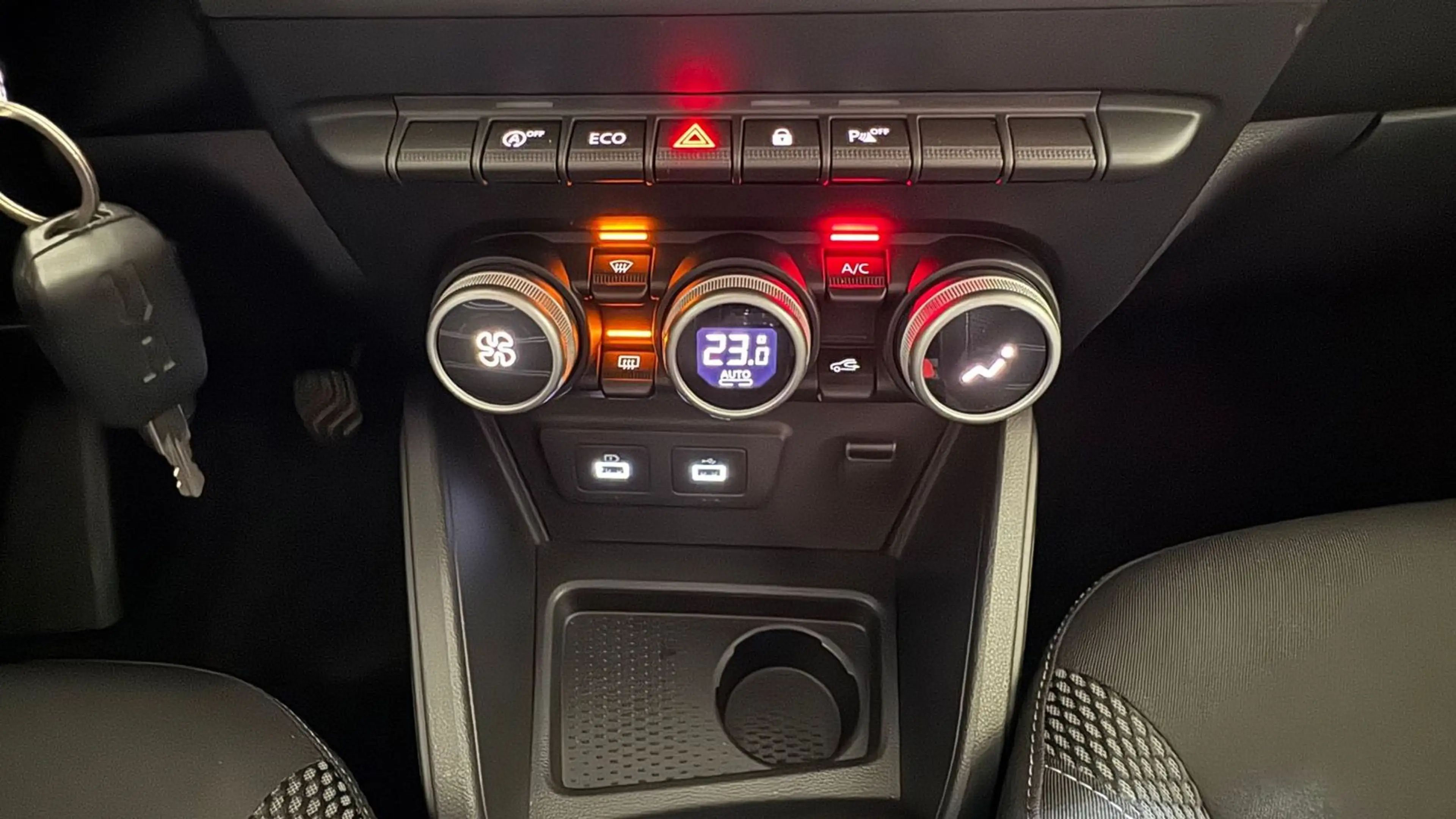 Dacia Duster Journey Navi Tempomat Sitzheizung — photo 15