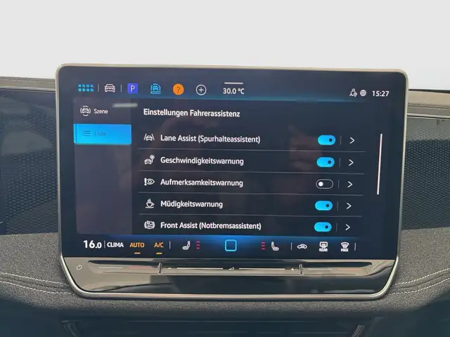 Volkswagen Passat view 12
