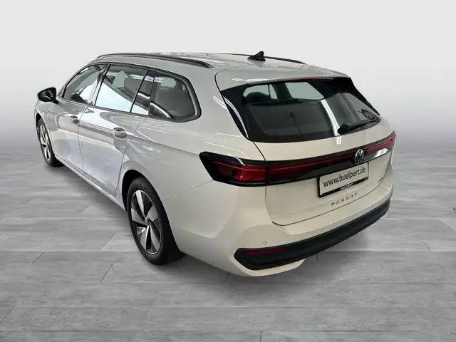 Volkswagen Passat view 2