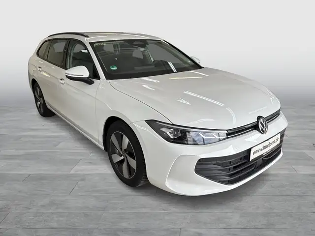 Volkswagen Passat view 5