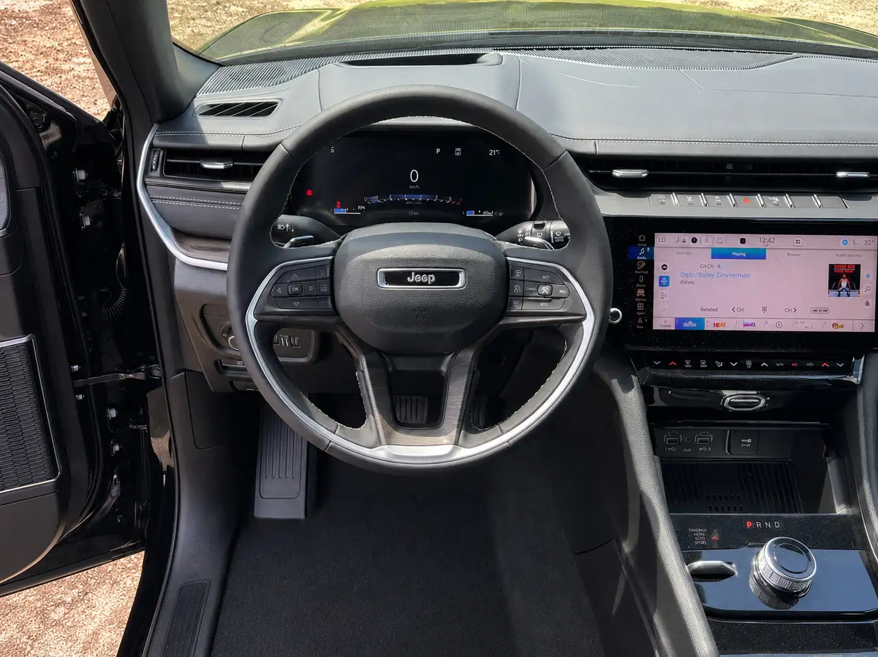 Jeep Grand Cherokee снимка Jeep Grand Cherokee