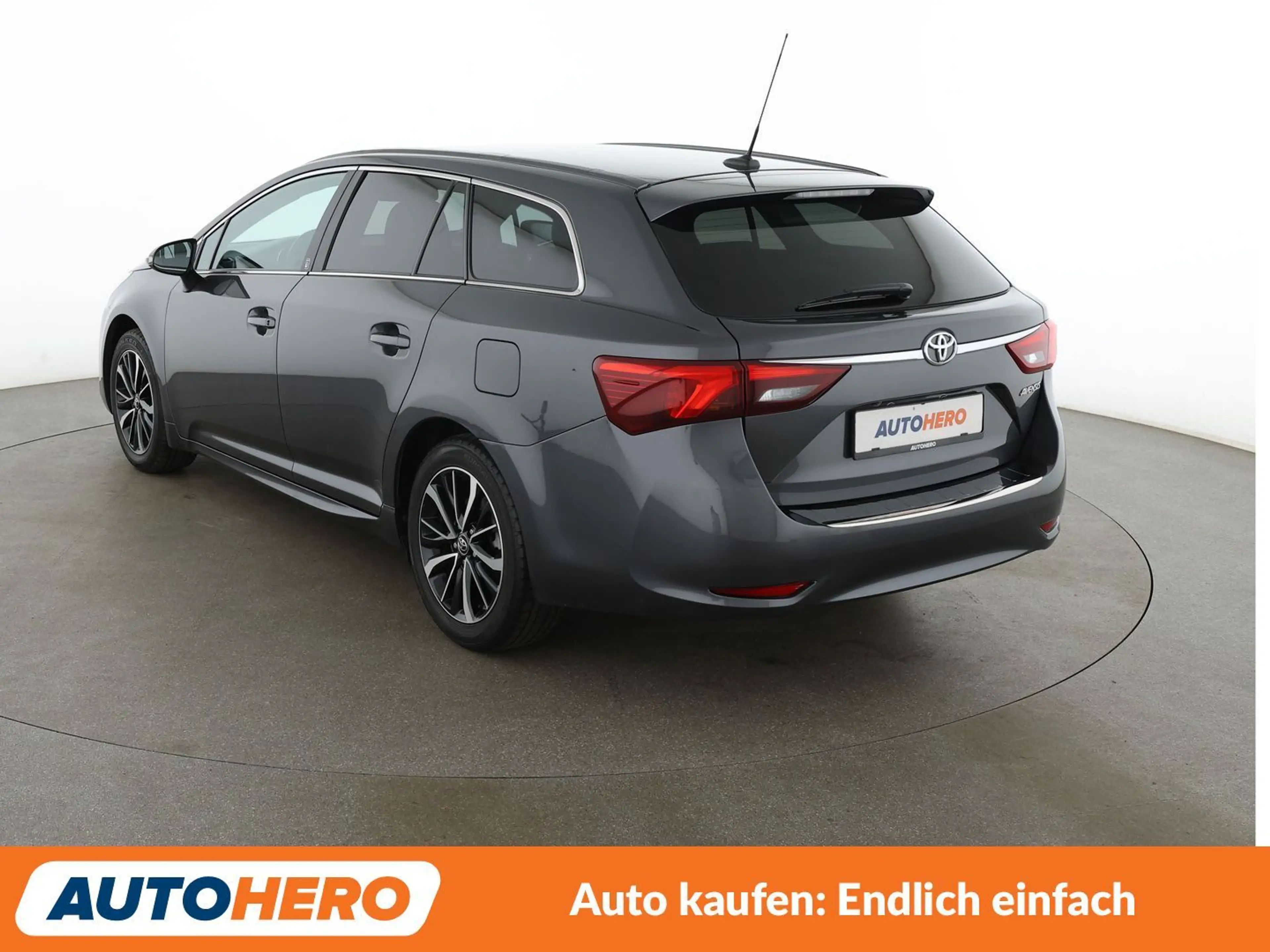 Toyota Avensis 1.8 Team D Aut.*NAVI*BiLED*CAM*TEMPO*ALU* — photo 4