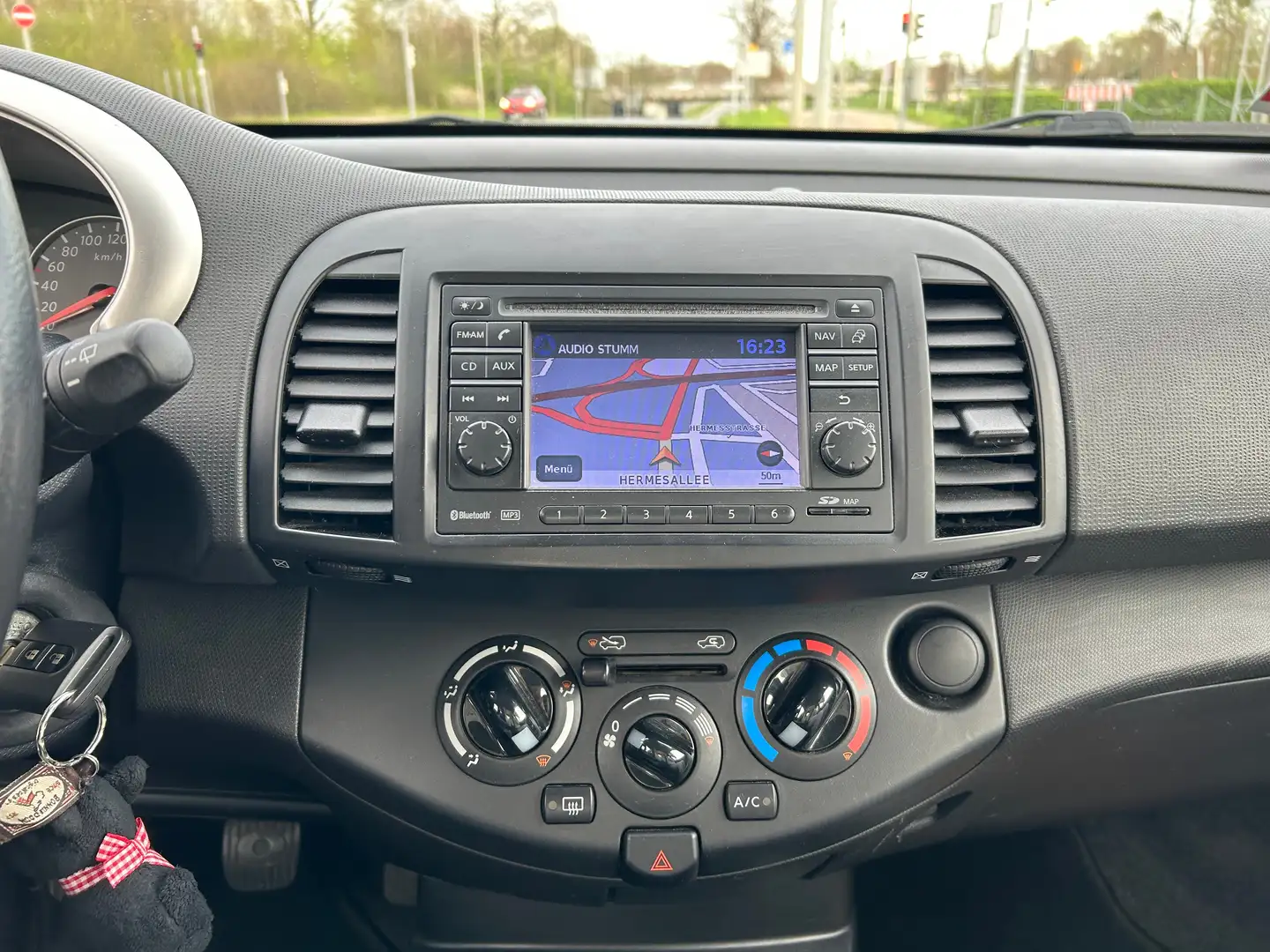 Nissan Micra Micra 1.2 I-WAY, Navigationssystem, sehr gepflegt Violett - 2