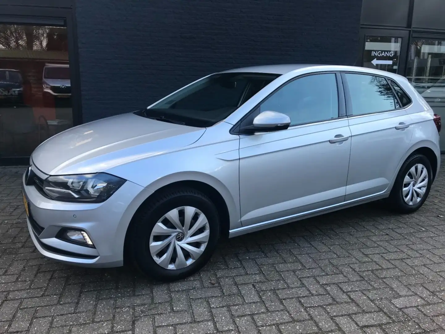 Volkswagen Polo 1.0 TSI HIGHLINE **navigatie/pdc** Gris - 2