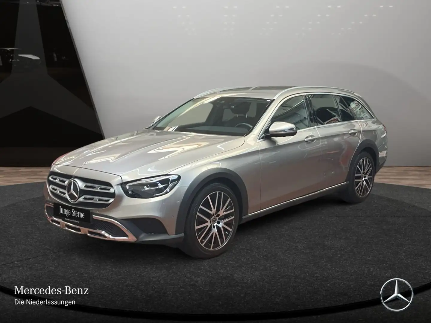 Mercedes-Benz E 220 d T 4M AVANTG+360+AHK+LED+STHZG+9G Silber - 2