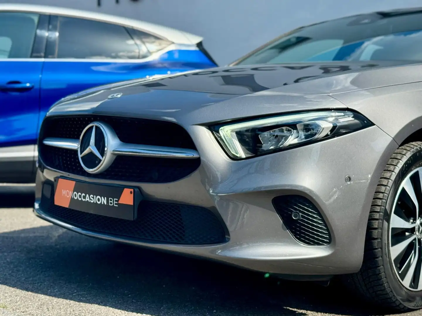 Mercedes-Benz A 250 e PHEV *GRAND GPS MBUX*PHARES LED*CAMERA*Cuir* Grijs - 2