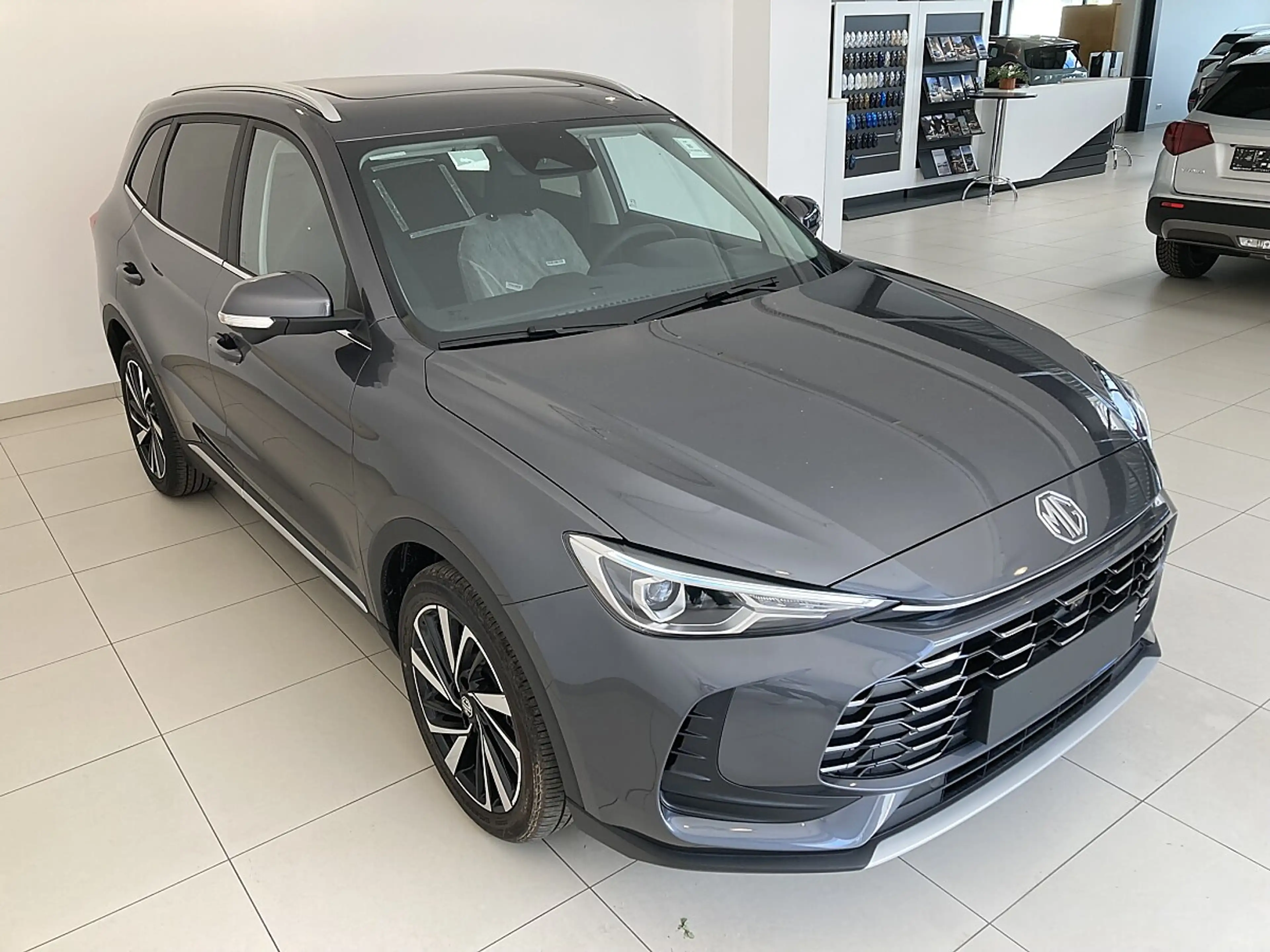 MG ZS 1.5 Hybrid+ Luxury+ Panoramadach — photo 3