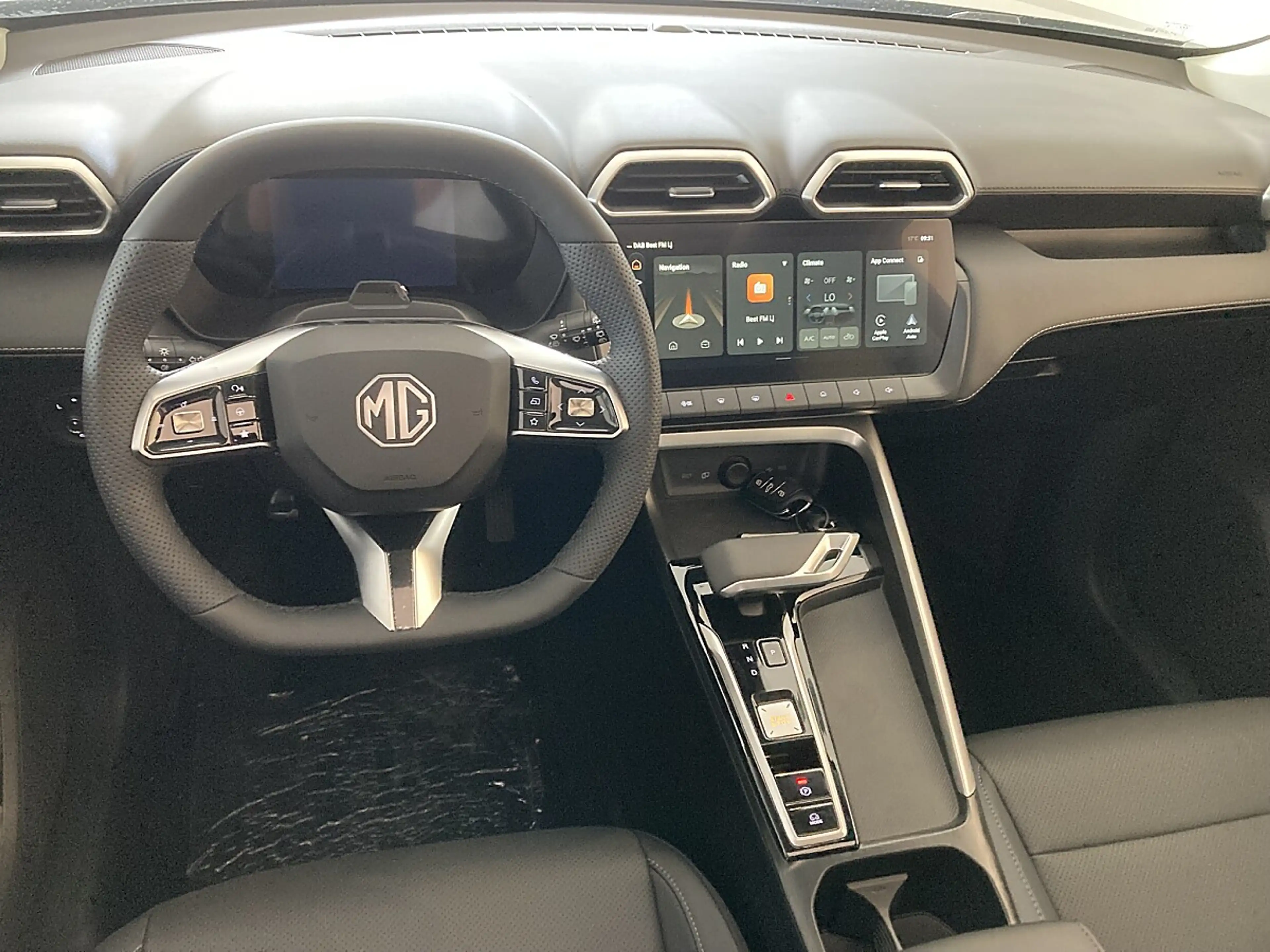 MG ZS 1.5 Hybrid+ Luxury+ Panoramadach — photo 17