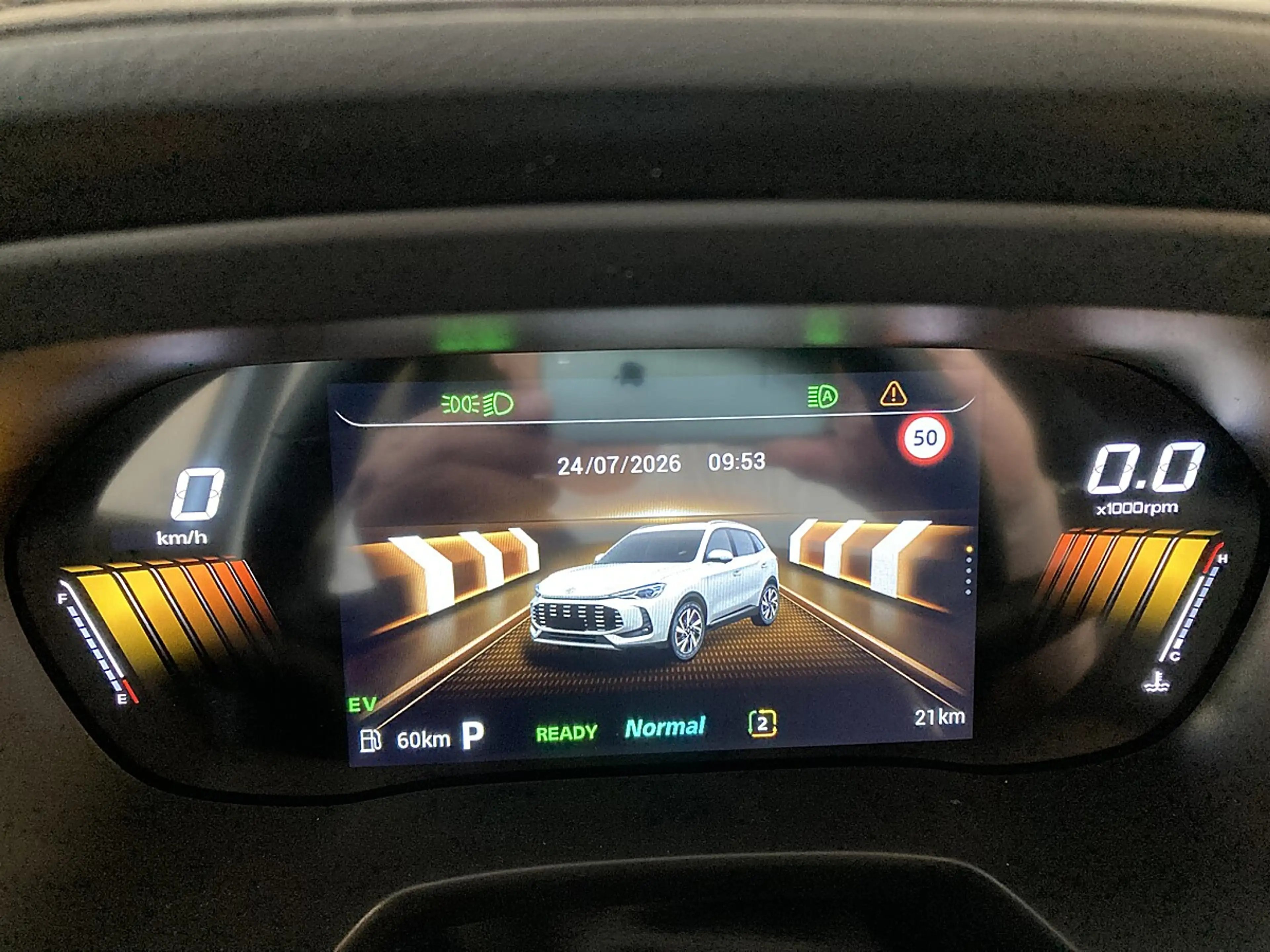 MG ZS 1.5 Hybrid+ Luxury+ Panoramadach — photo 28