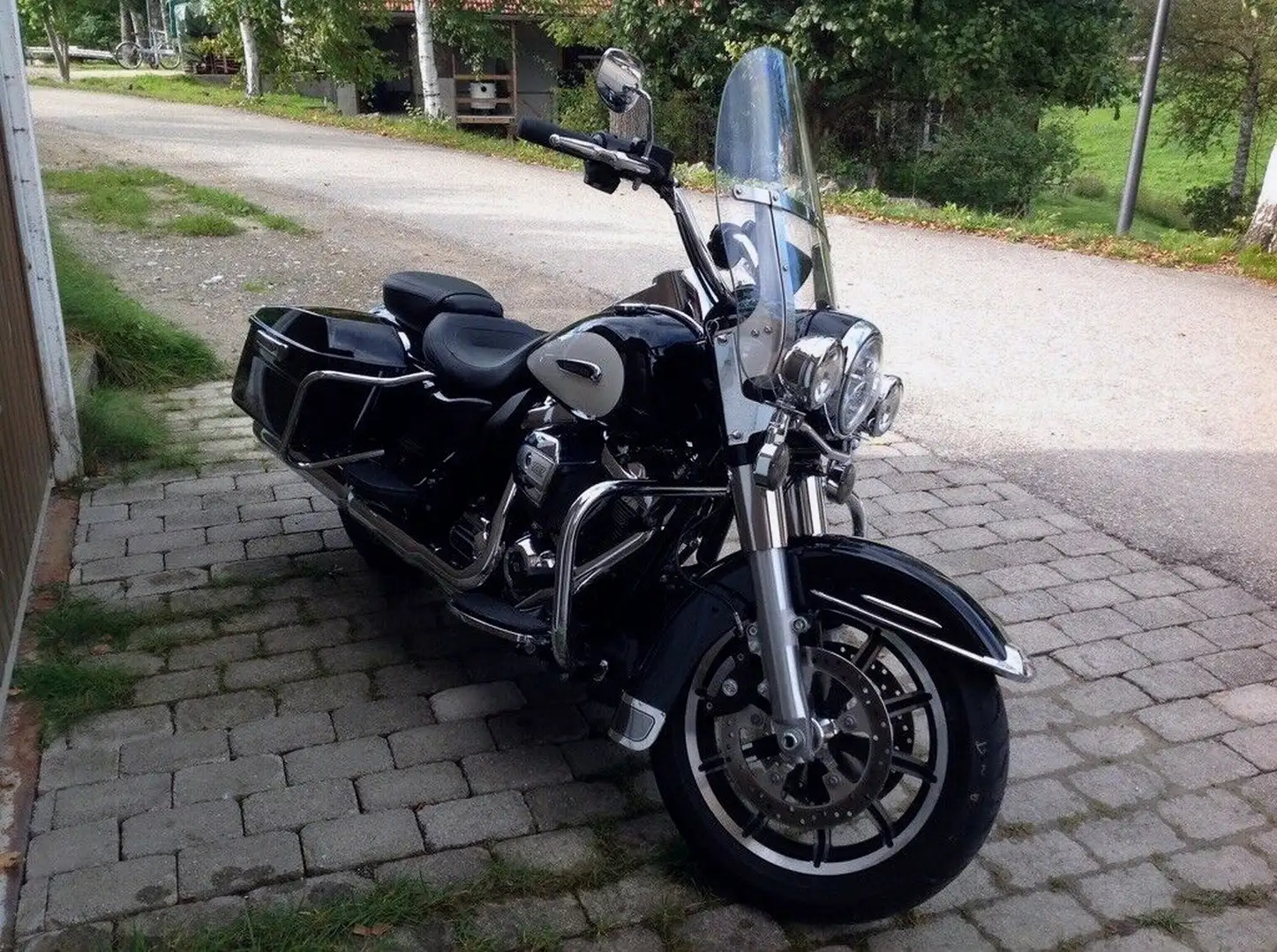 Harley-Davidson Road King Police Black - 2