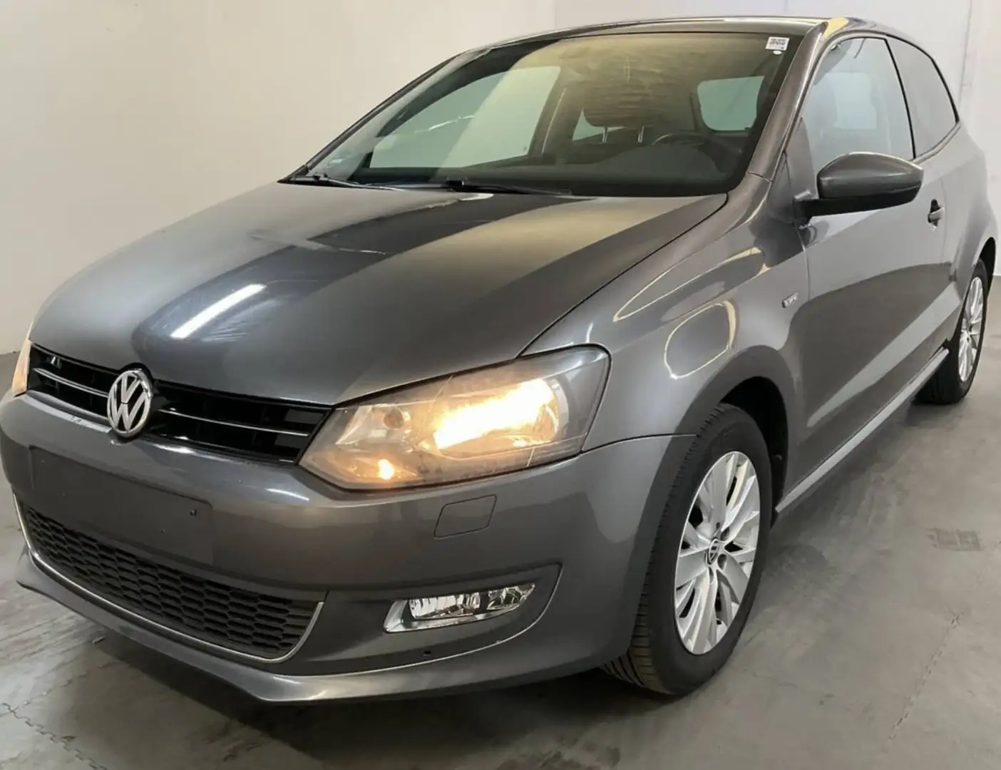 Volkswagen Polo Life 1 Hand Gris - 1
