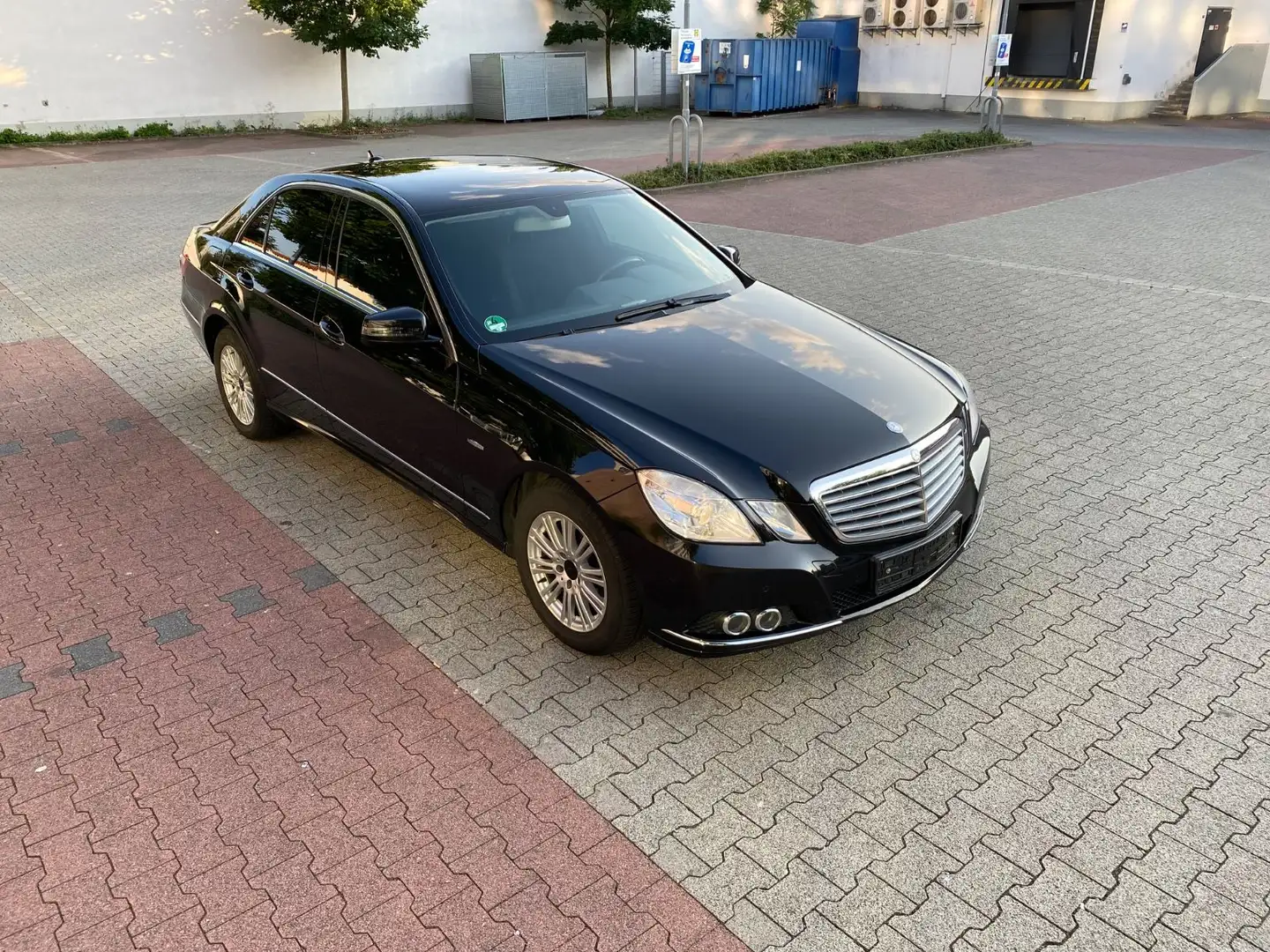 Mercedes-Benz E 220 CDI ELEGANCE/LED/Sitzheizung Noir - 2