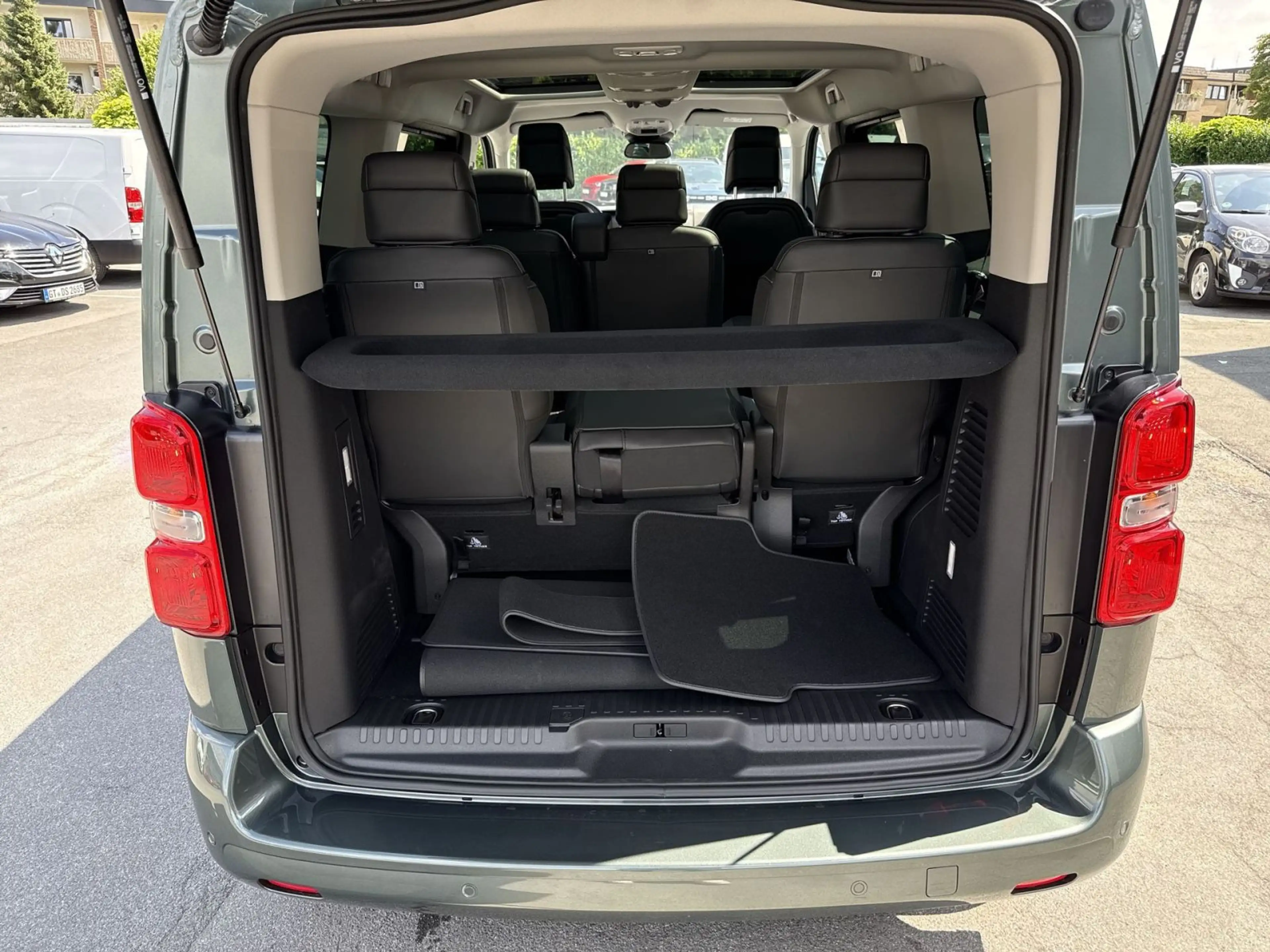 Citroen Spacetourer Spacetourer 2.2 Diesel 180 FAP Max M — photo 10