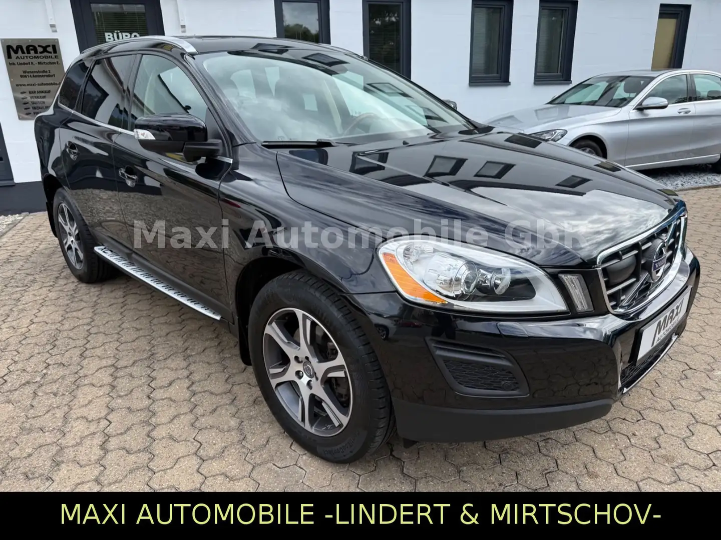 Volvo XC60 Summum-1.HA-NAV-AHK-LEDER-PANO-KAM-VOLVO KD Negru - 1